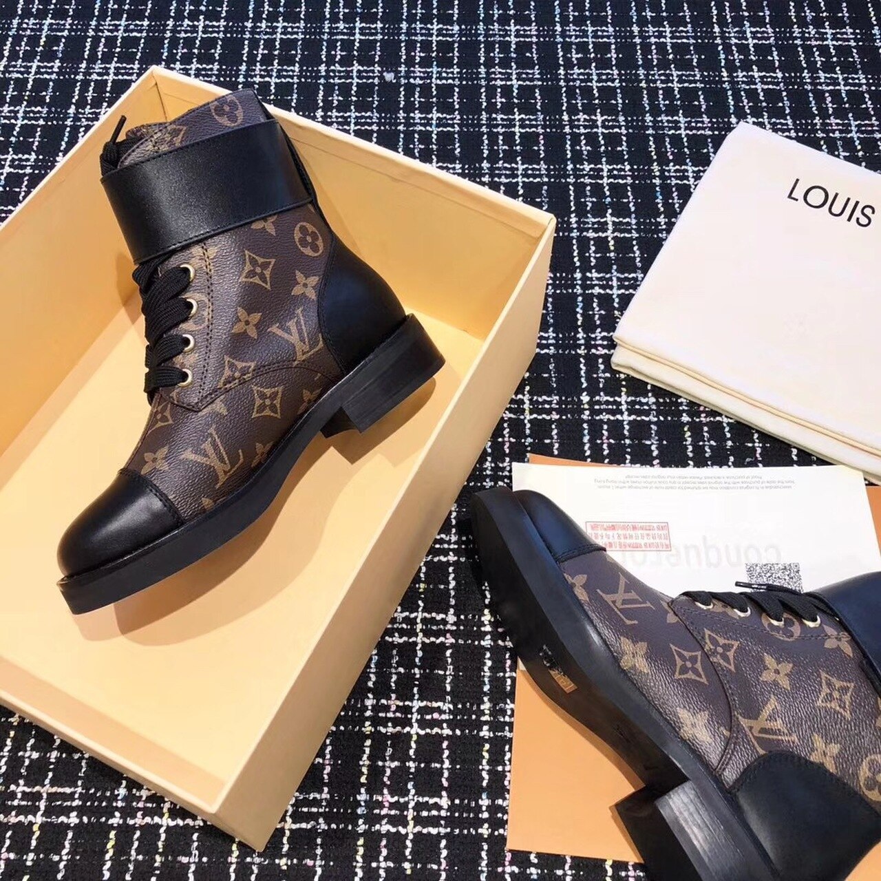 L0vis Vvtt0n Wonderland Flat Ranger Monogram Canvas Black/Brown For Women