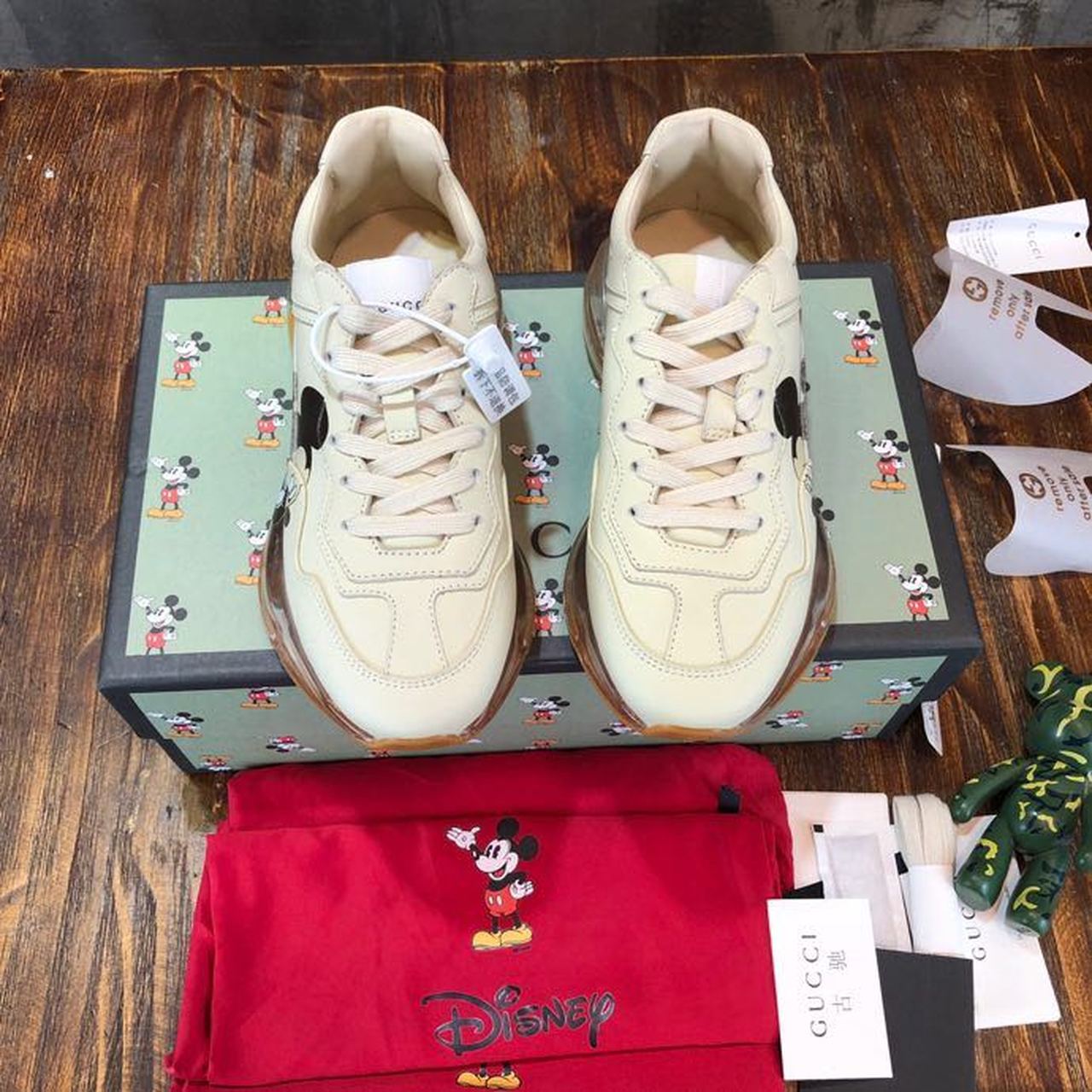 Gvc*1 x Disney Mickey Rhyton Dad Transparent Sole Sneakers White For Women GG
