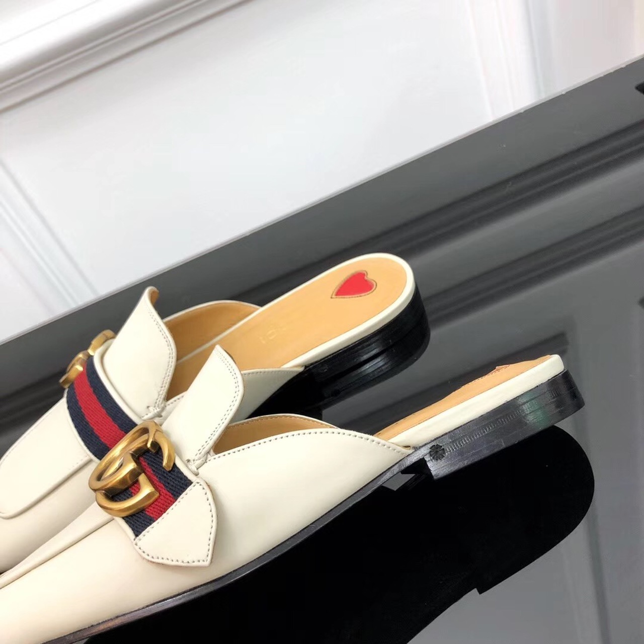 Gvc*1 Peyton Slippers White For Women GG ‎423694 DKHC0 9061