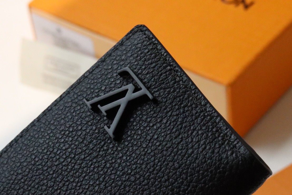 L0vis Vvtt0n Pocket Organizer The New LV Aerogram Version For Men, Men’s Wallet 8cm LV M69979