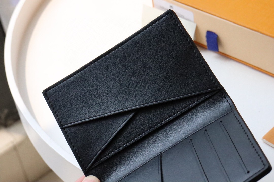 L0vis Vvtt0n Pocket Organizer The New LV Aerogram Version For Men, Men’s Wallet 8cm LV M69979