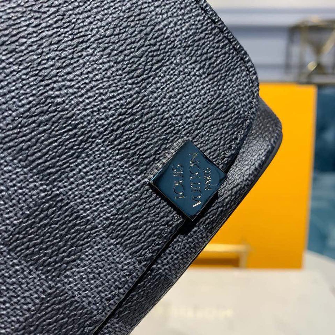 L0vis Vvtt0n District PM Damier Graphite Canvas For Men, Men’s Bags, Shoulder And Crossbody Bags 9.8in/25cm LV N41028