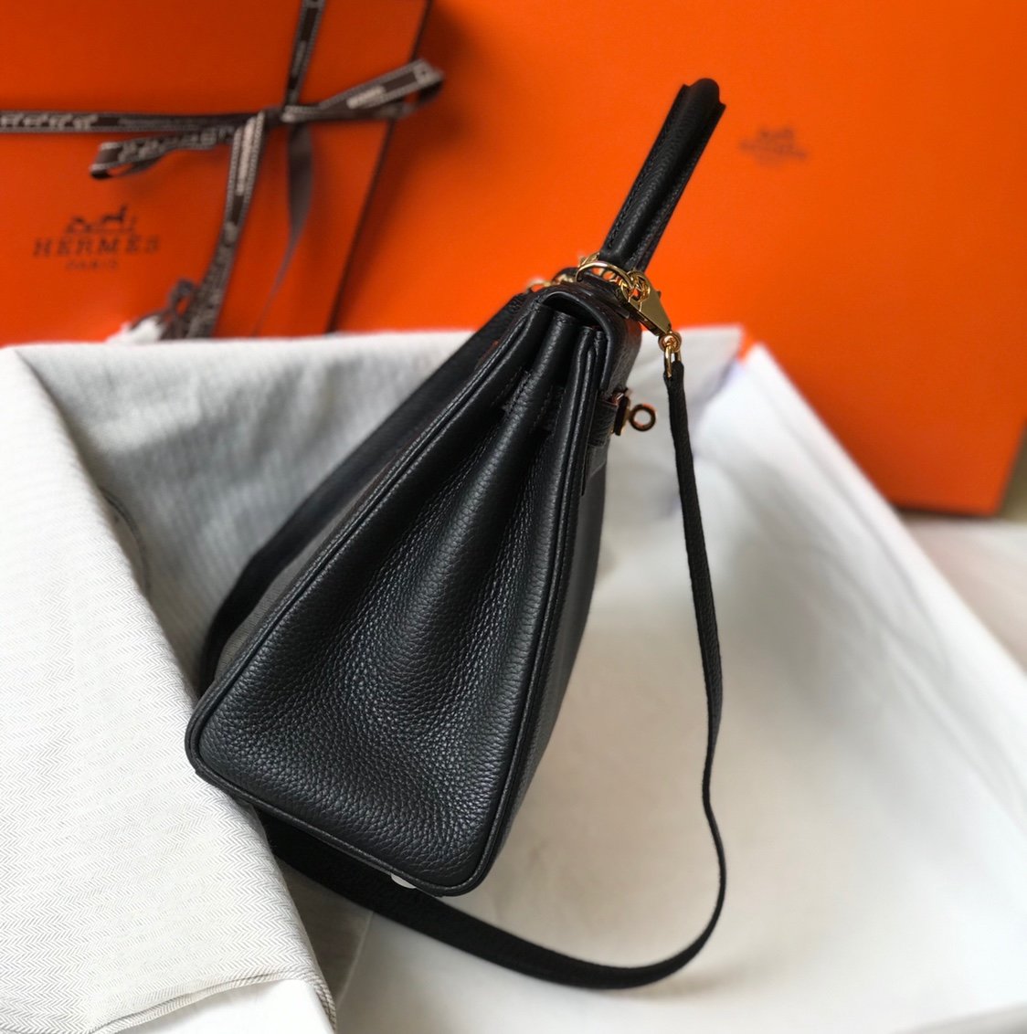 H**me5 Kelly 28 Retourne Togo Black Bag For Women, Women’s Handbags, Shoulder Bags 11in/28cm