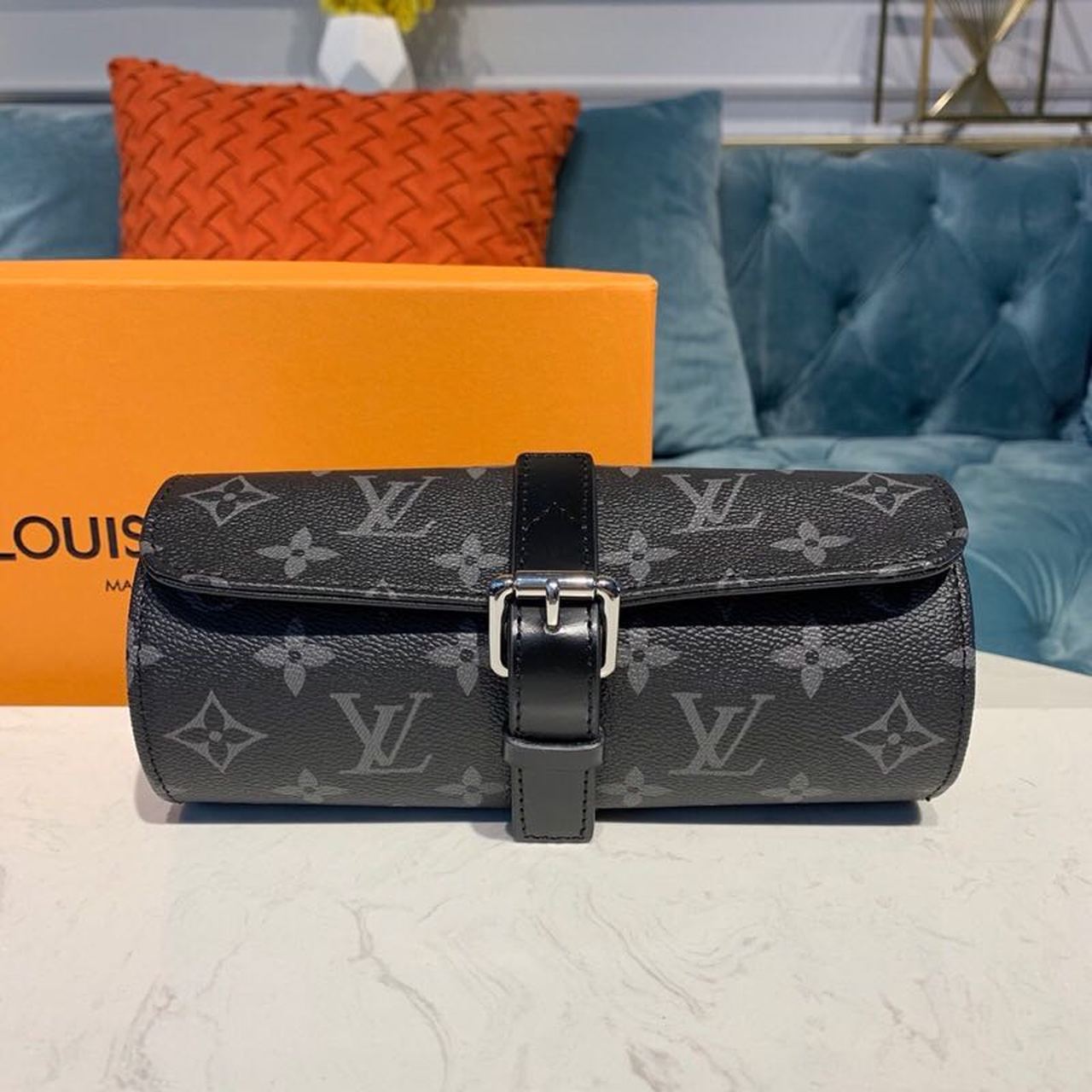 L0vis Vvtt0n 3 Watch Case Monogram Eclipse Canvas For Men, Men’s Bags, Luggage 7.9in/20cm LV M43385