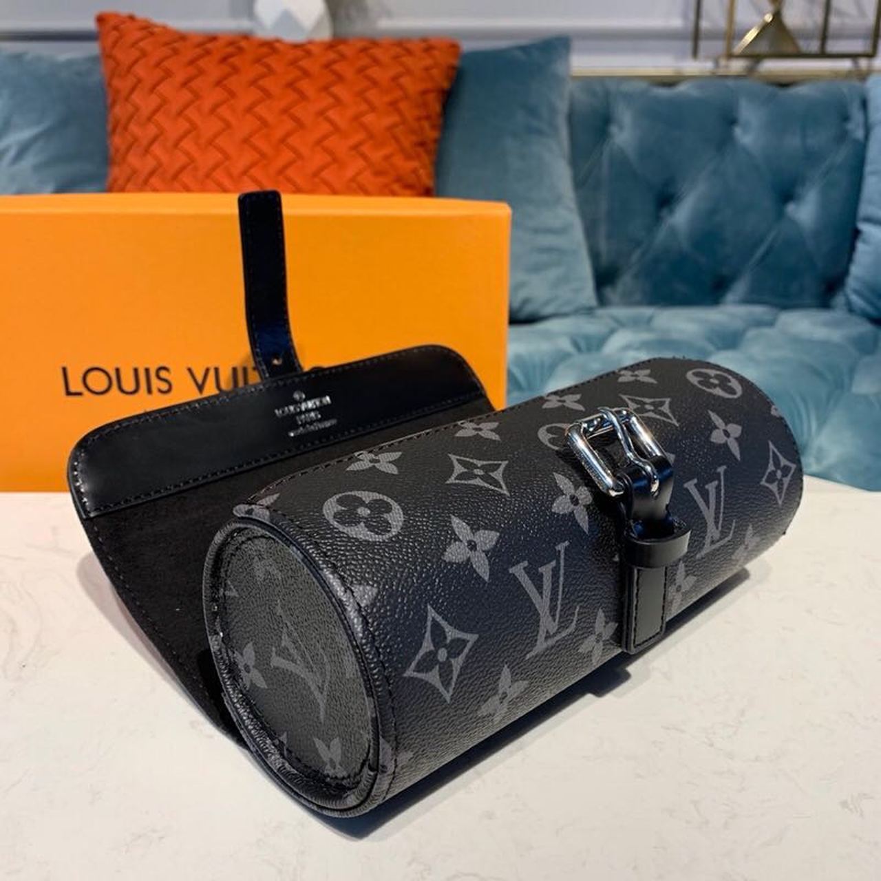L0vis Vvtt0n 3 Watch Case Monogram Eclipse Canvas For Men, Men’s Bags, Luggage 7.9in/20cm LV M43385