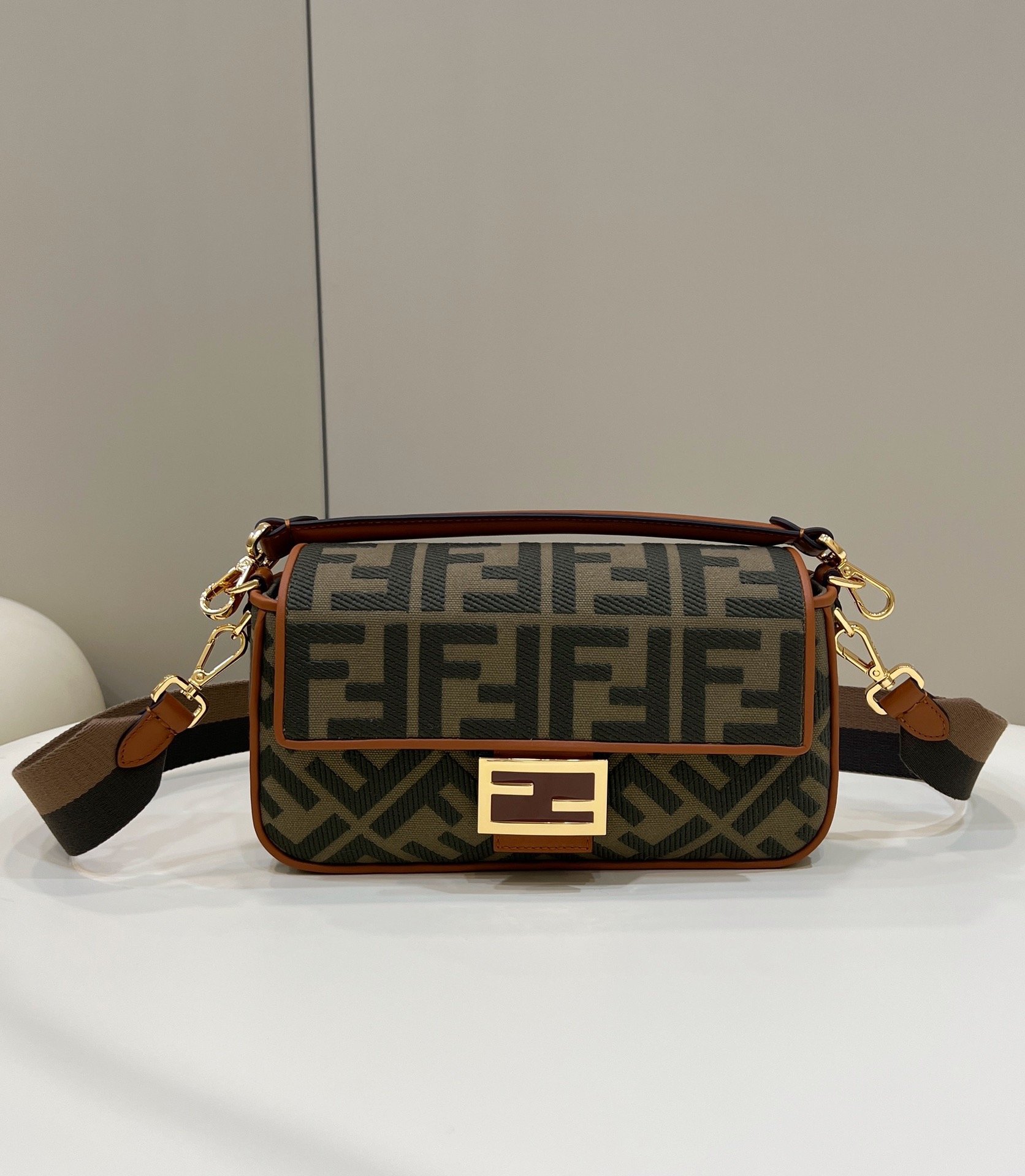 F**di Baguette Khaki For Women, Women’s Handbags, Shoulder And Crossbody Bags, 10.6in/27cm FF 8BR600