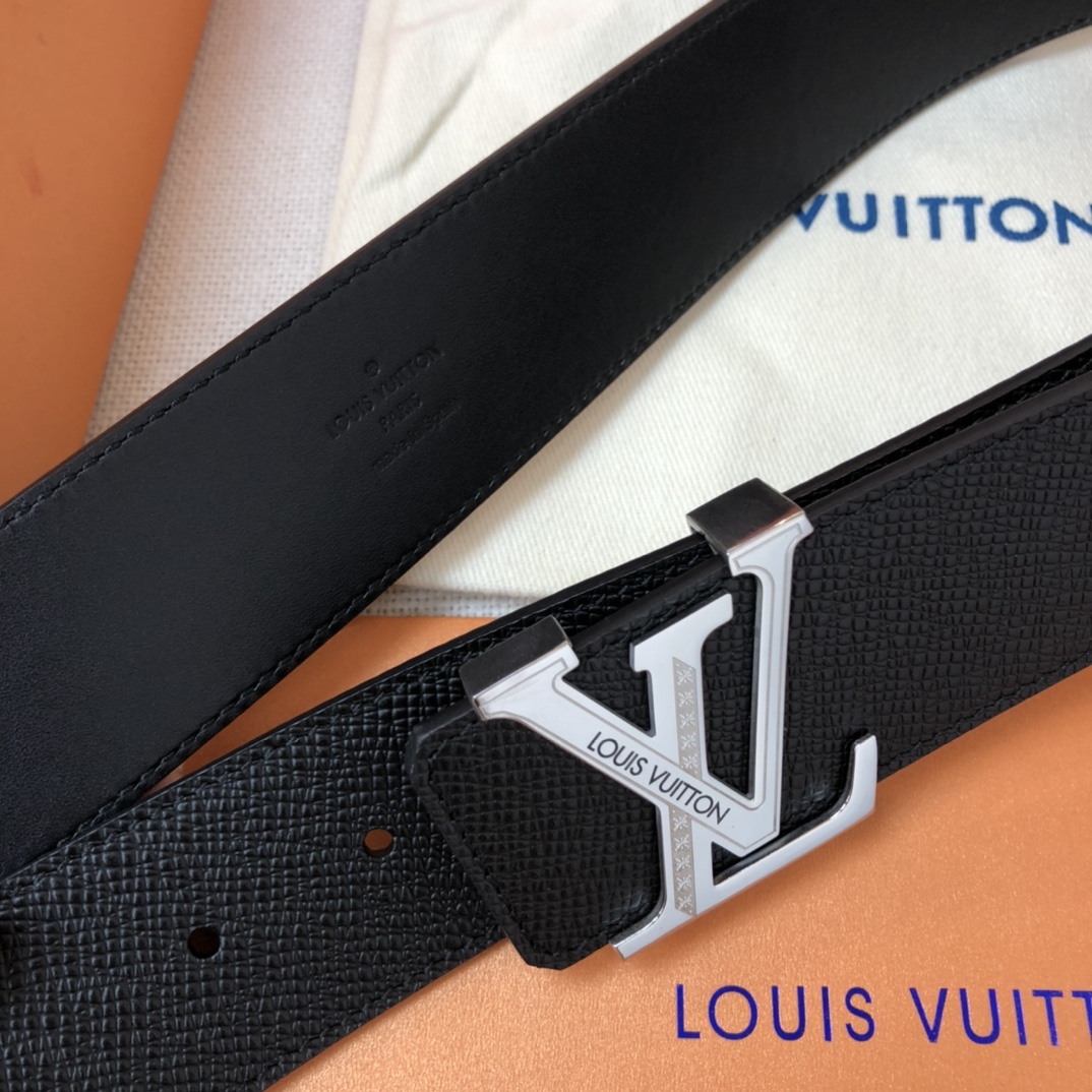 L0vis Vvtt0n Initiales Reversible LV Belt with Silver Hardware