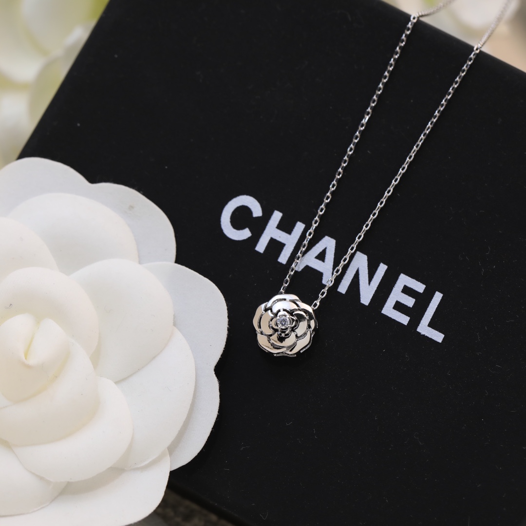 Ch**el Necklace