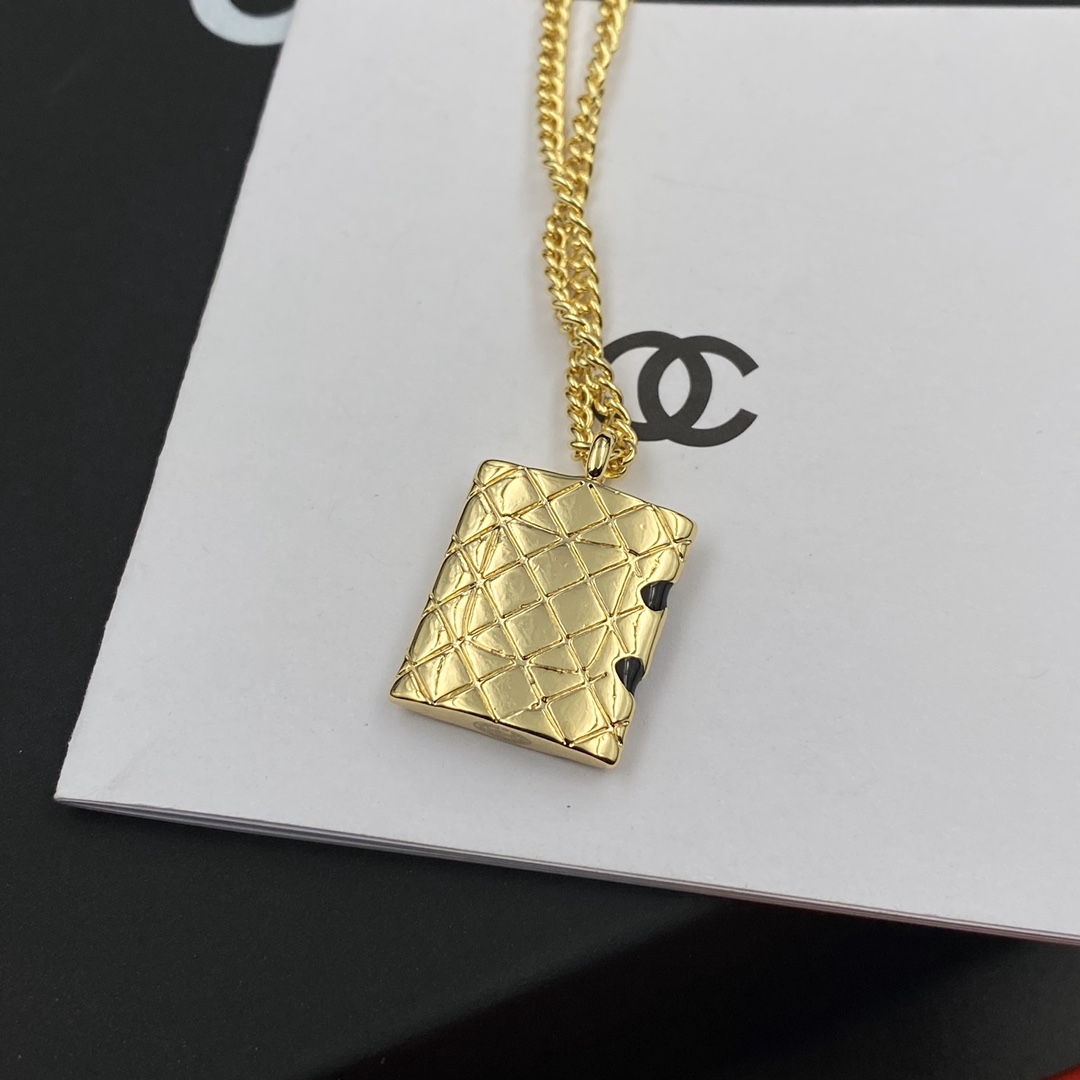 Ch**el Necklace