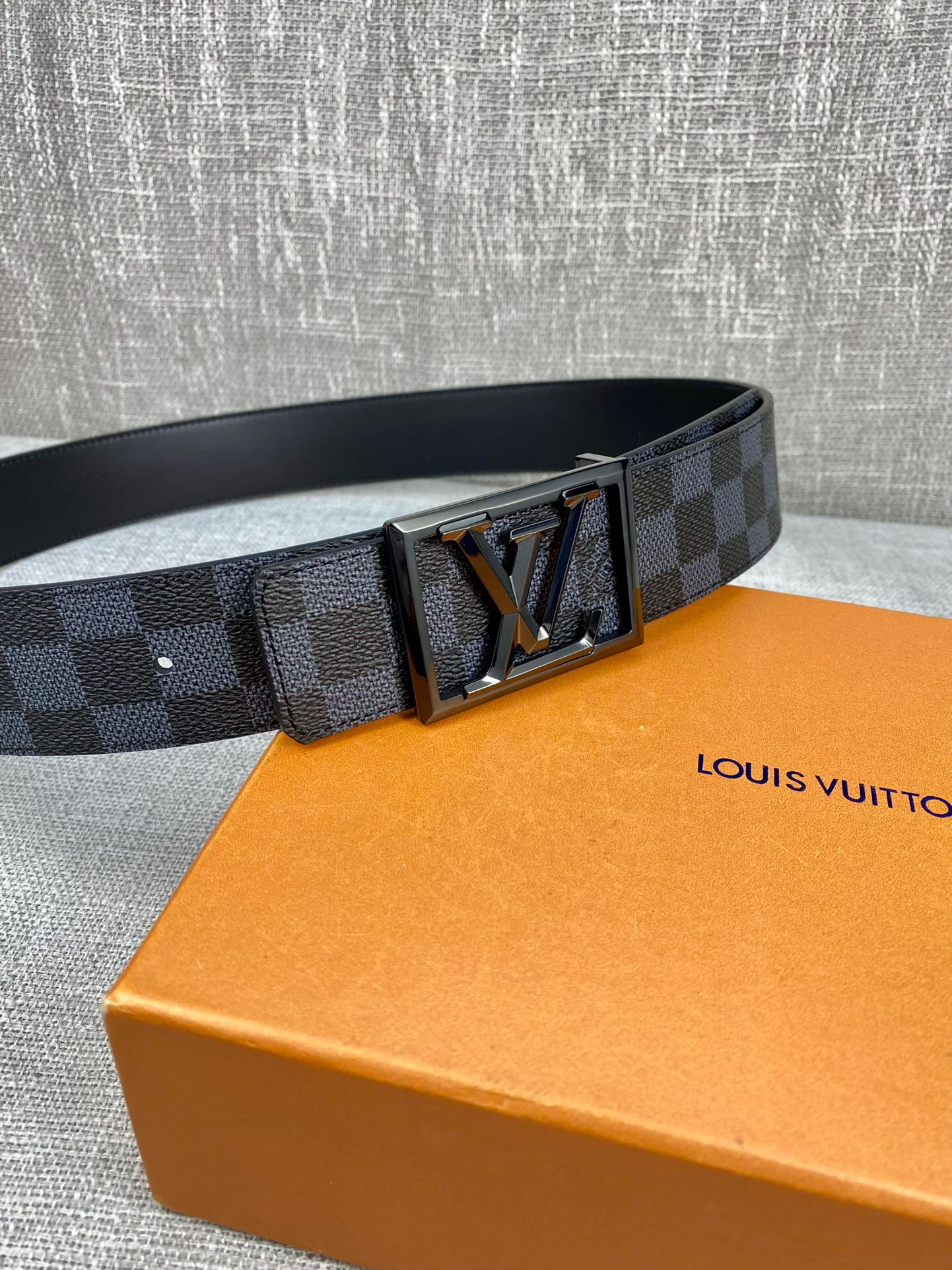 L0vis Vvtt0n Pyramide Frame Reversible LV Belt Damier Eclipse Black hardware
