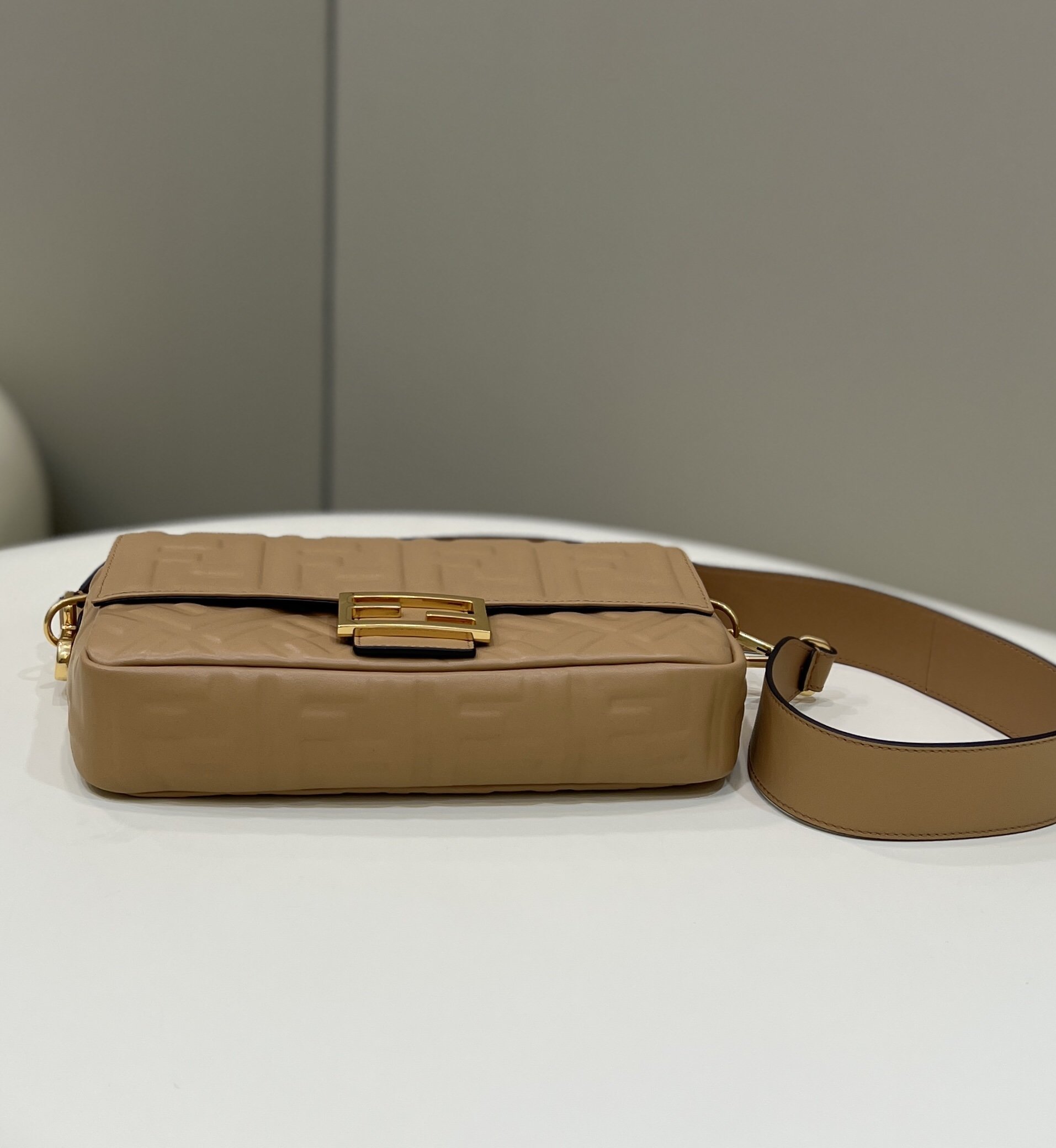 F**di Baguette Brown For Women, Women’s Handbags, Shoulder And Crossbody Bags 10.6in/27cm FF 8BR600