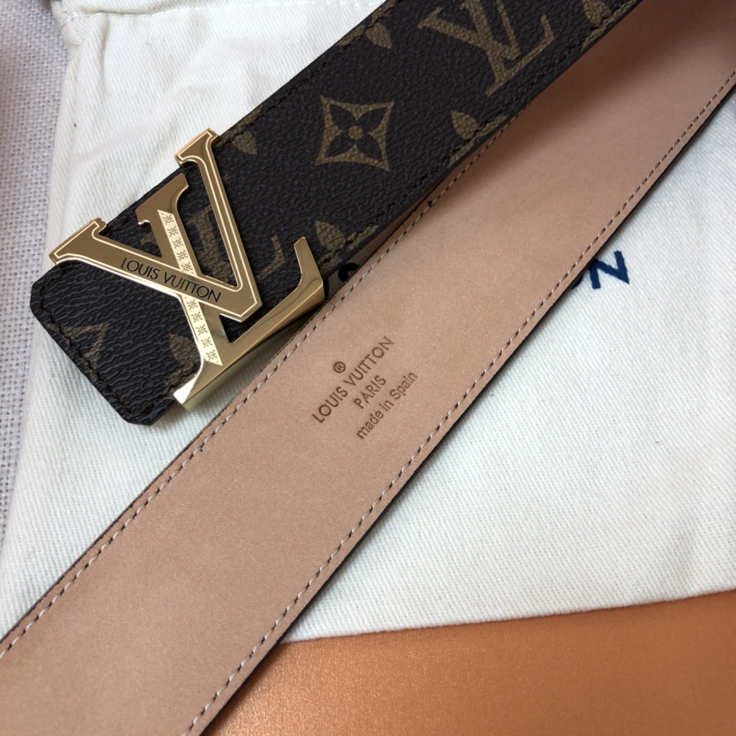 L0vis Vvtt0n Initiales LV Belt Monogram Canvas Gold Toned Hardware
