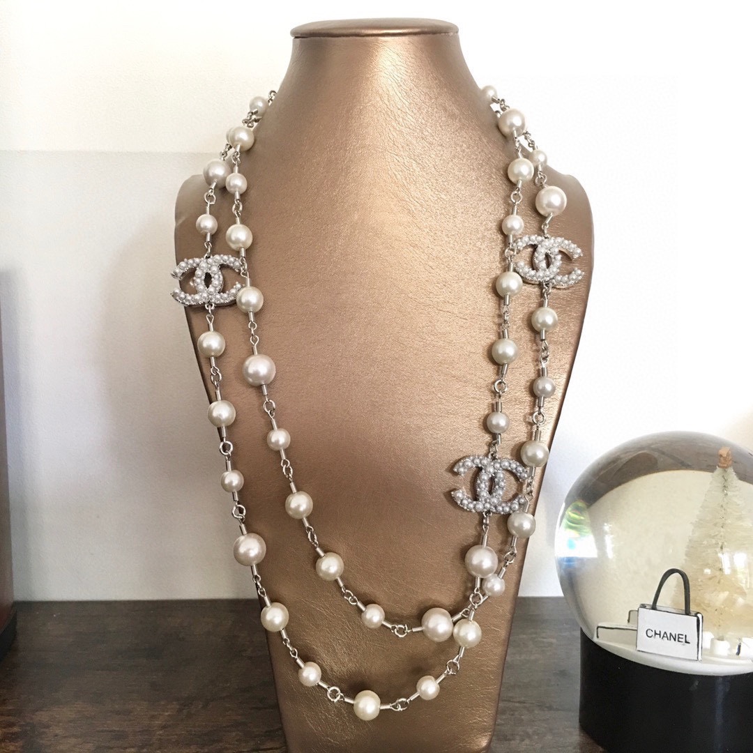 Ch**el Necklace