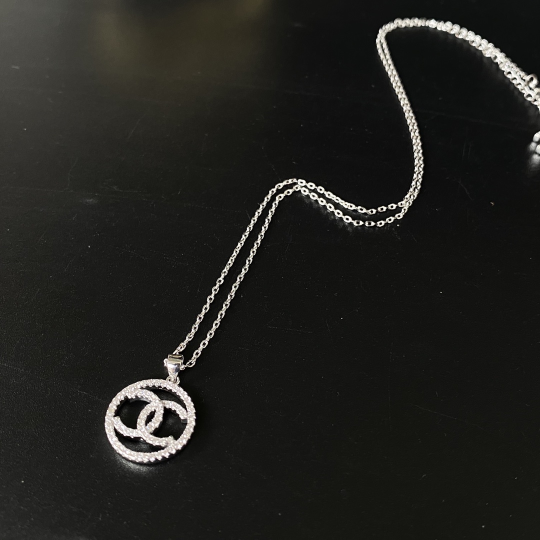 Ch**el Necklace