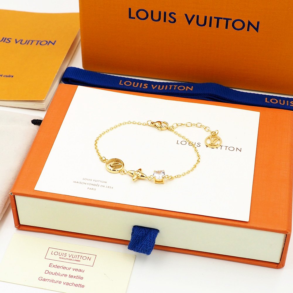L0vis Vvtt0n Bracelet
