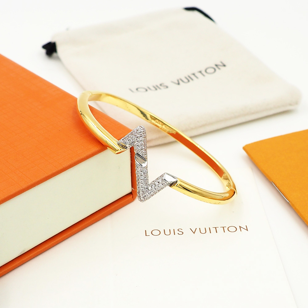 L0vis Vvtt0n Volt Upside Down Bracelet