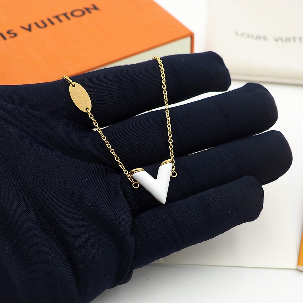L0vis Vvtt0n Bracelet