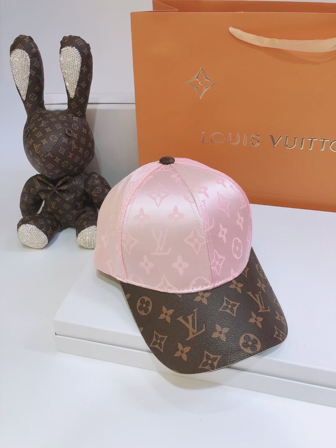 L0vis Vvtt0n LV Get Ready Cap Monogram Pink LV Cap M00422