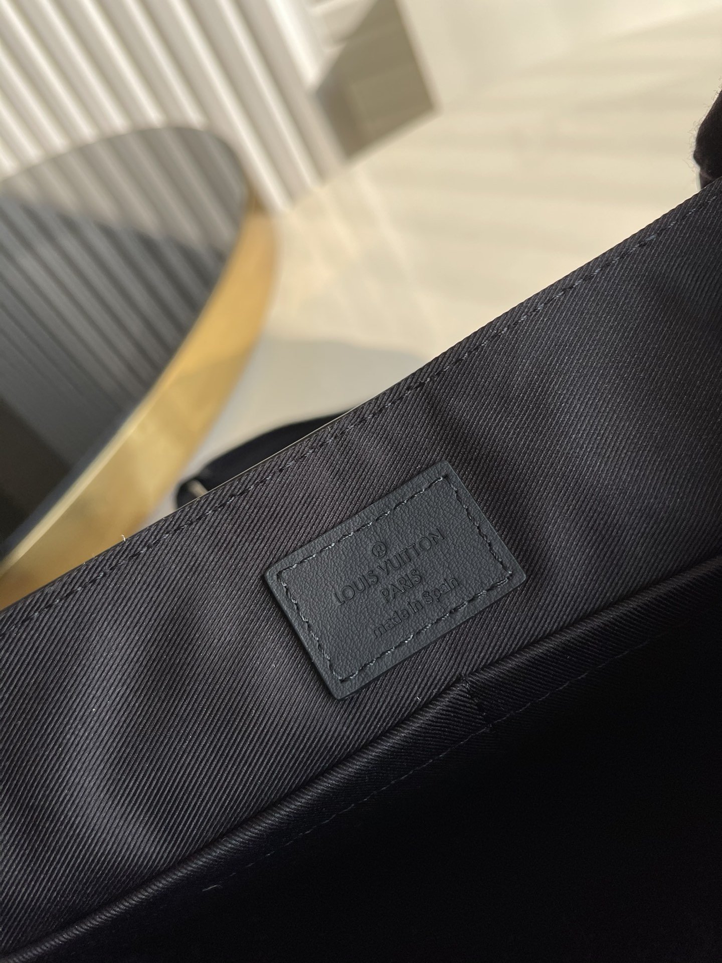 L0vis Vvtt0n Messenger Grain Black For Men, Men’s Bags, Shoulder And Crossbody Bags 11in/28cm LV M57080