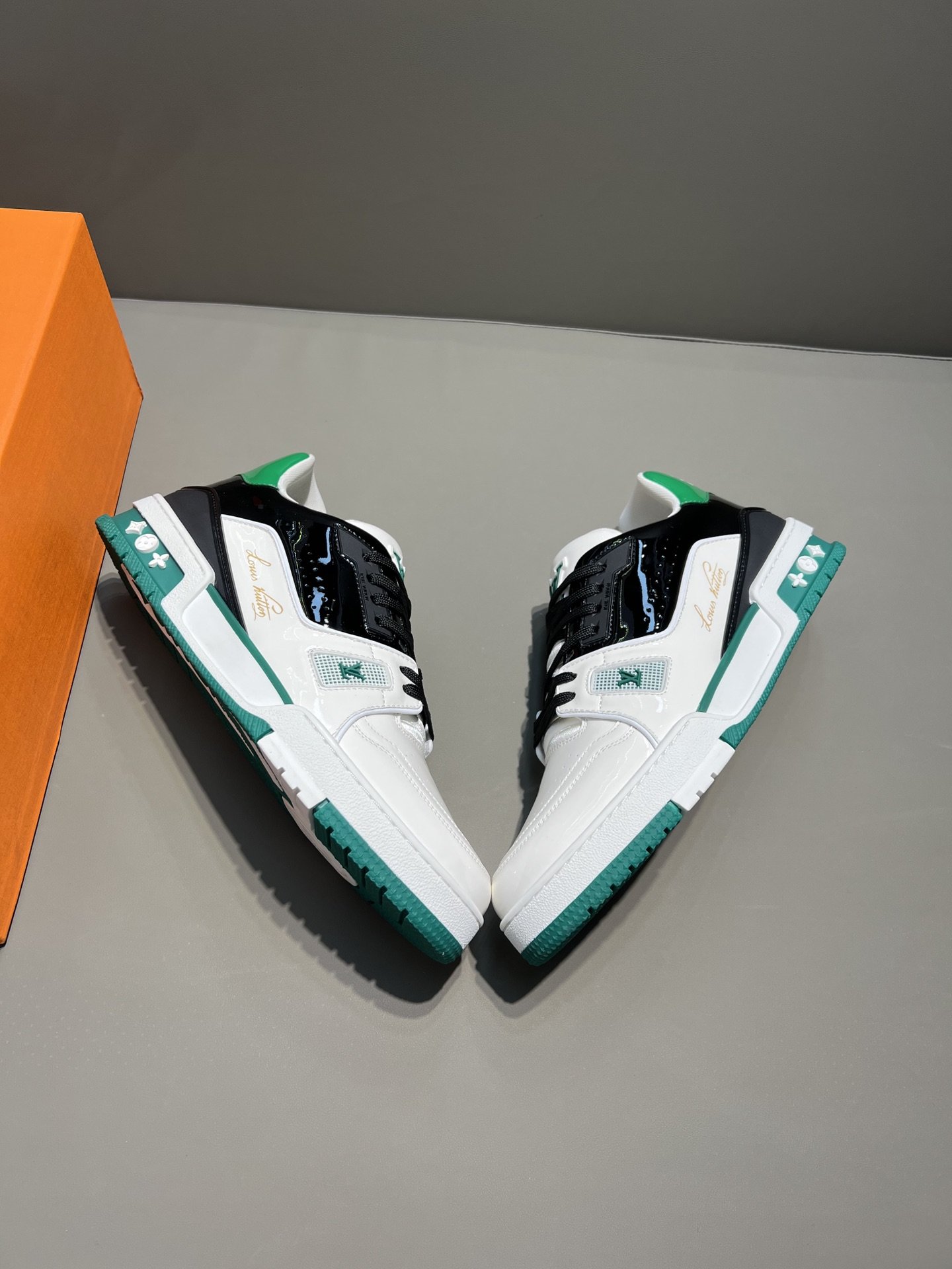 L0vis Vvtt0n Trainer Sneaker White/Black Virgil Abloh For Men LV