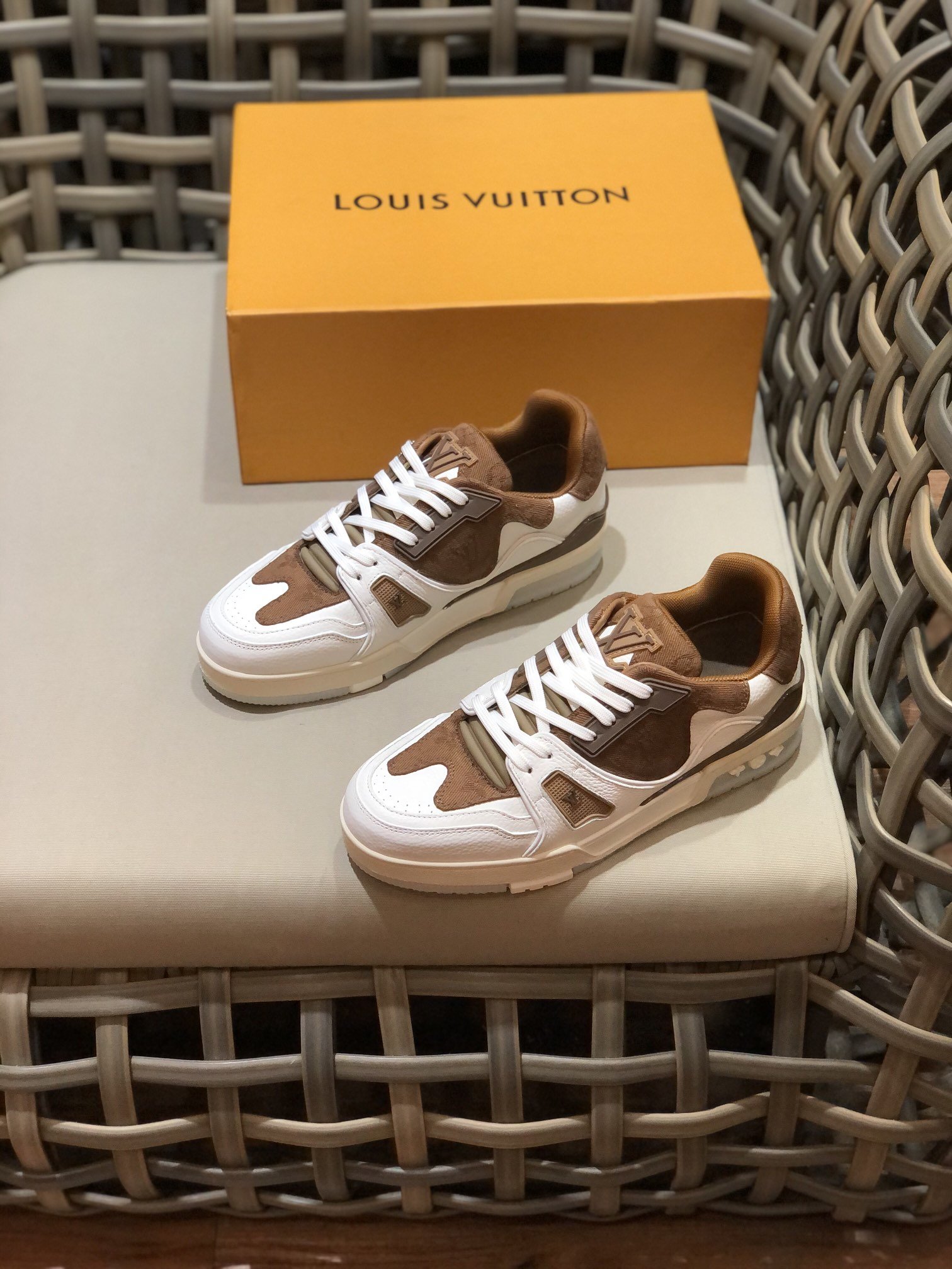 L0vis Vvtt0n Trainer Sneaker Rubber Monogram White/Brown Virgil Abloh For Men LV