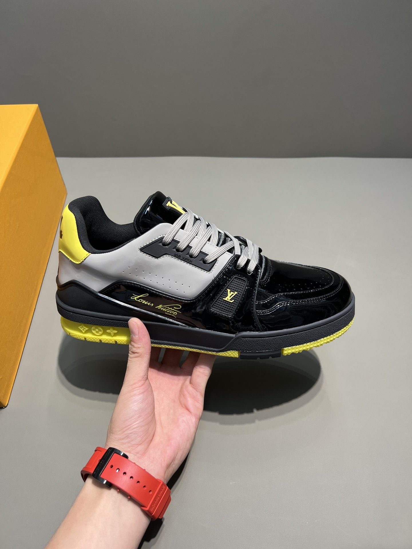 L0vis Vvtt0n Trainer Sneaker Patent Canvas Black Virgil Abloh For Men LV 1A9JTV