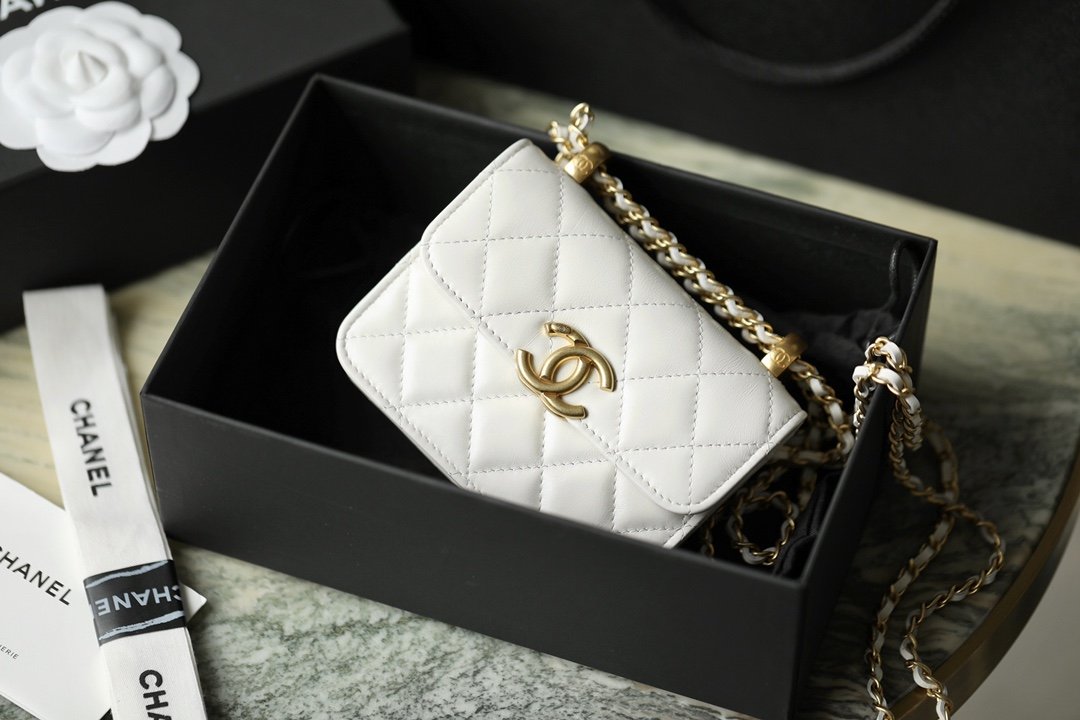 Ch**el CO-CO Clutch With Chain 9.5cm/3.7in Gold Toned Hardware For Women White