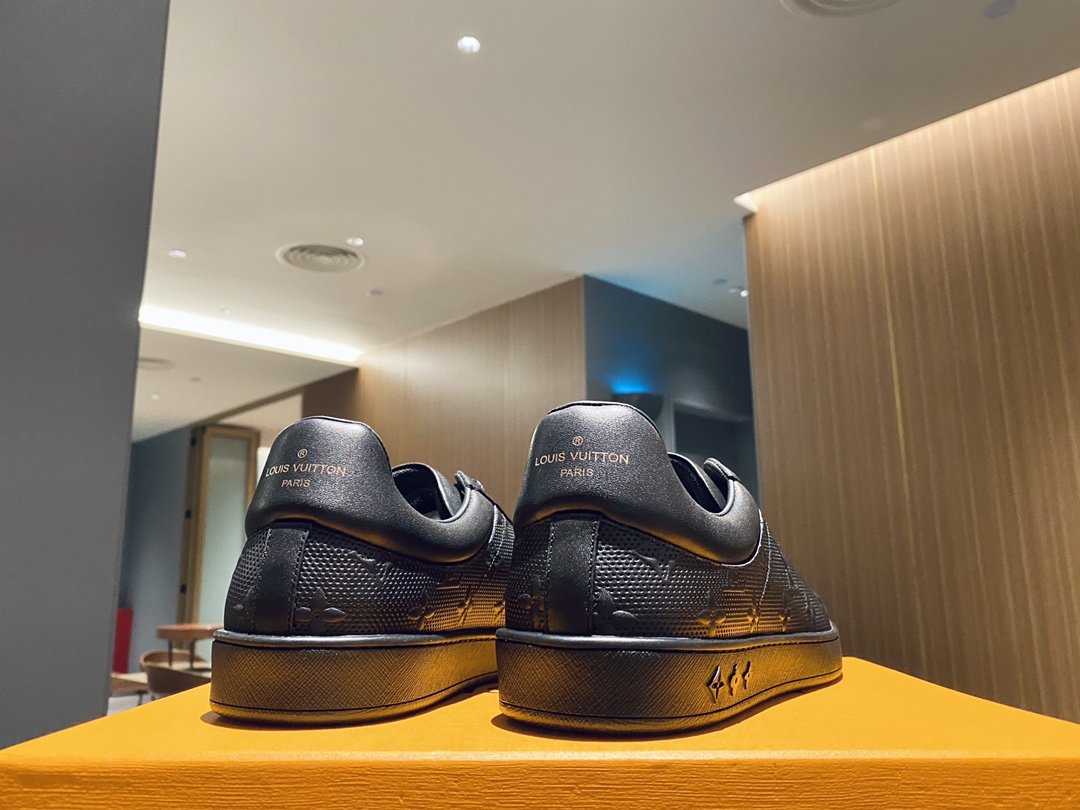 L0vis Vvtt0n Luxembourg Sneaker Black For Men LV 1A8QEB