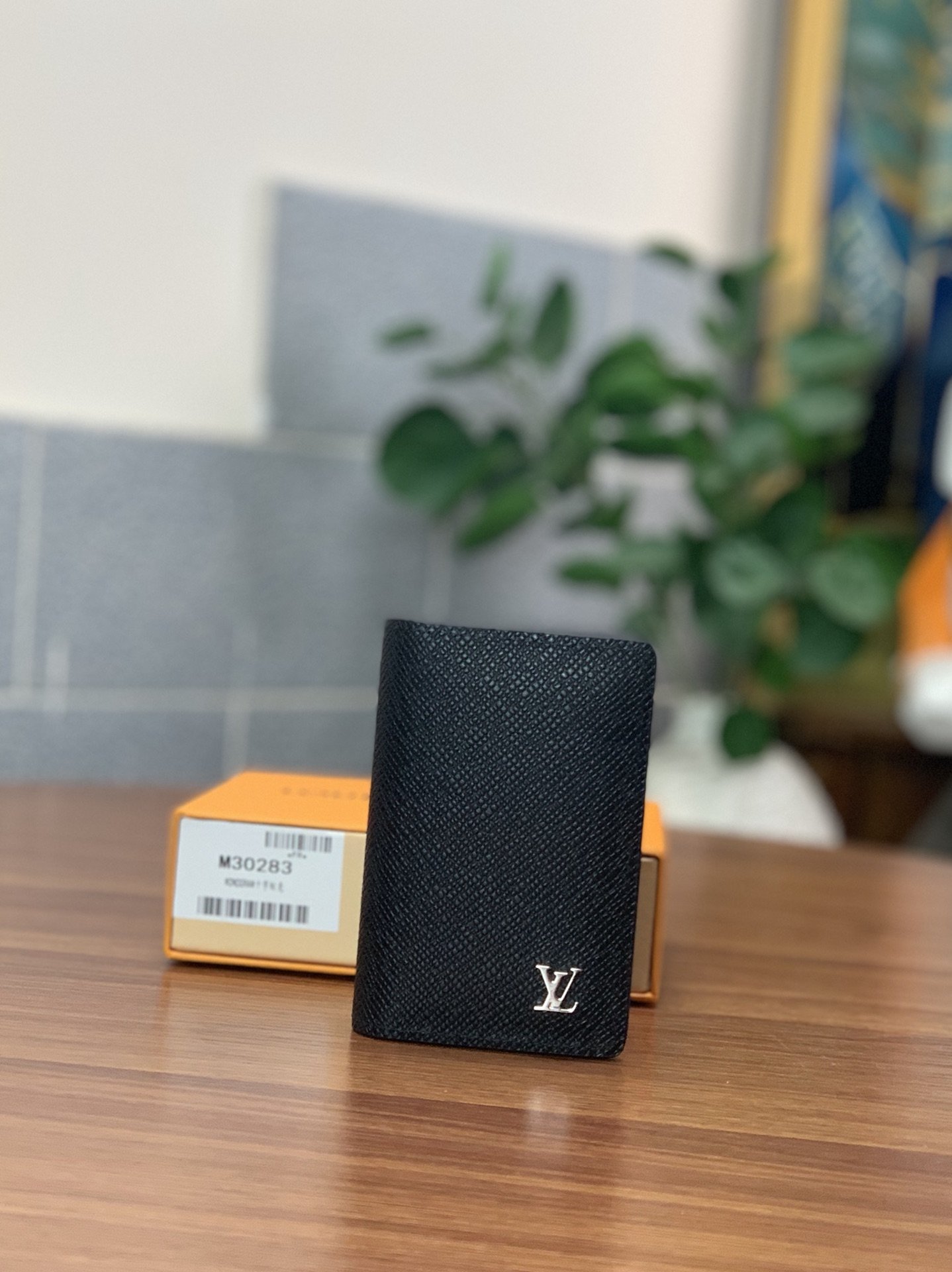 L0vis Vvtt0n Pocket Organiser Taiga Black For Men, Men’s Wallet 4.3in/11cm LV M30283