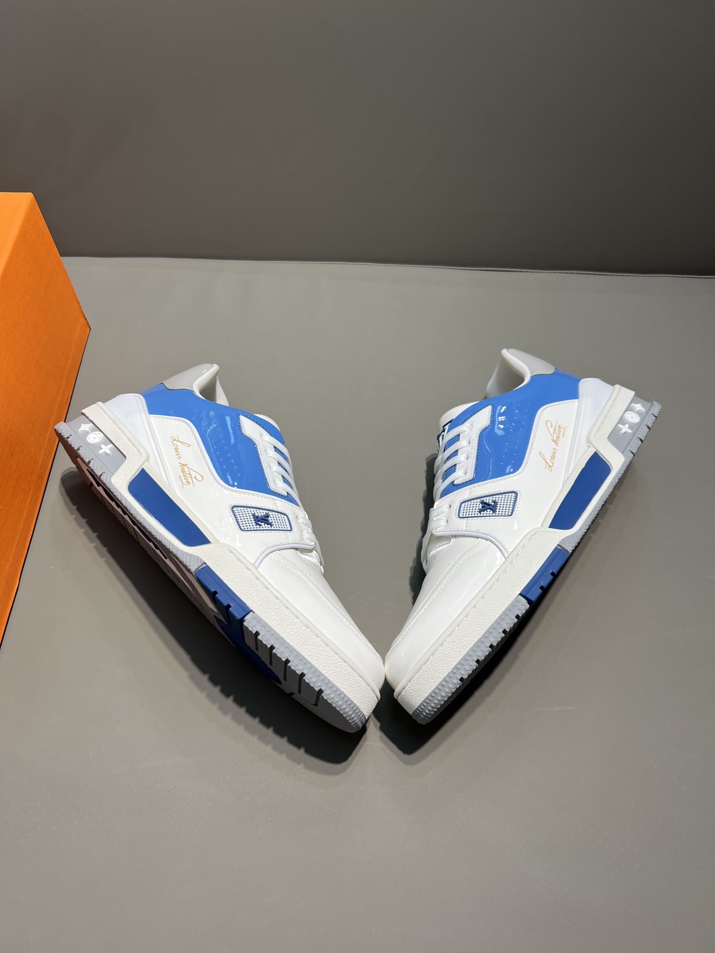 L0vis Vvtt0n Trainer Sneaker White/Blue Virgil Abloh For Men LV