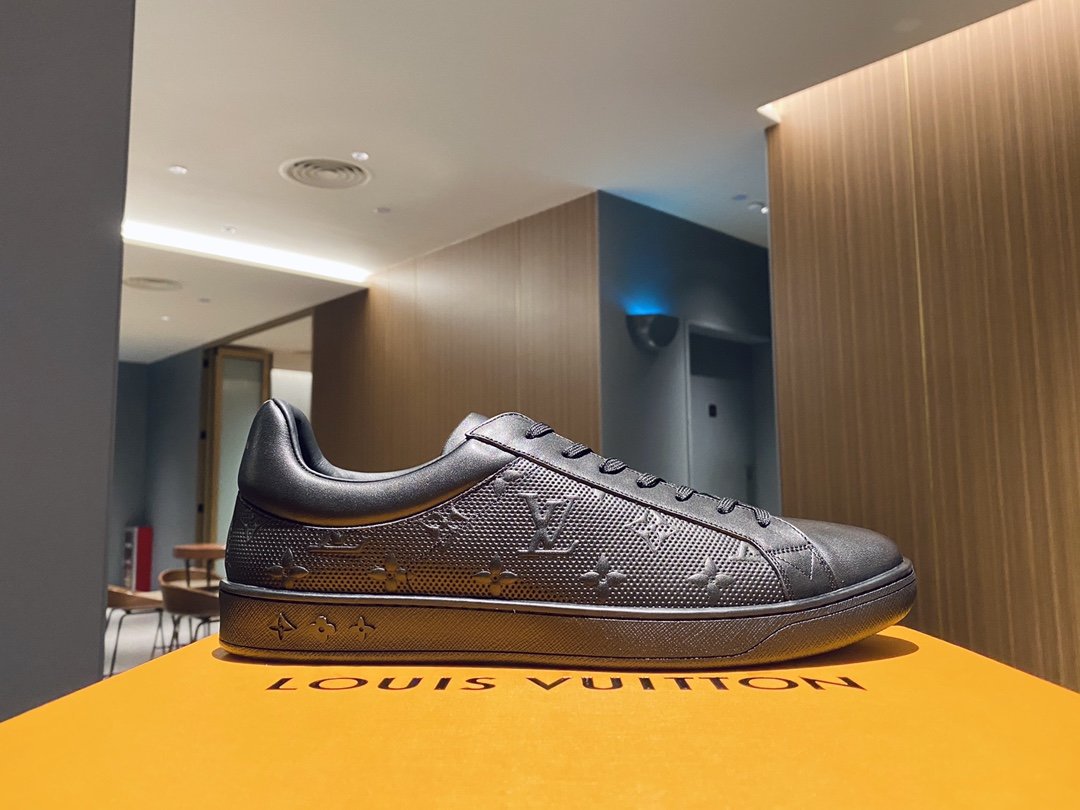 L0vis Vvtt0n Luxembourg Sneaker Black For Men LV 1A8QEB
