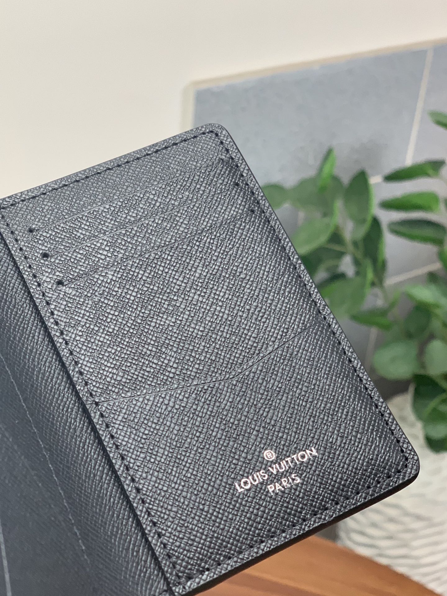 L0vis Vvtt0n Pocket Organiser Taiga Black For Men, Men’s Wallet 4.3in/11cm LV M30283