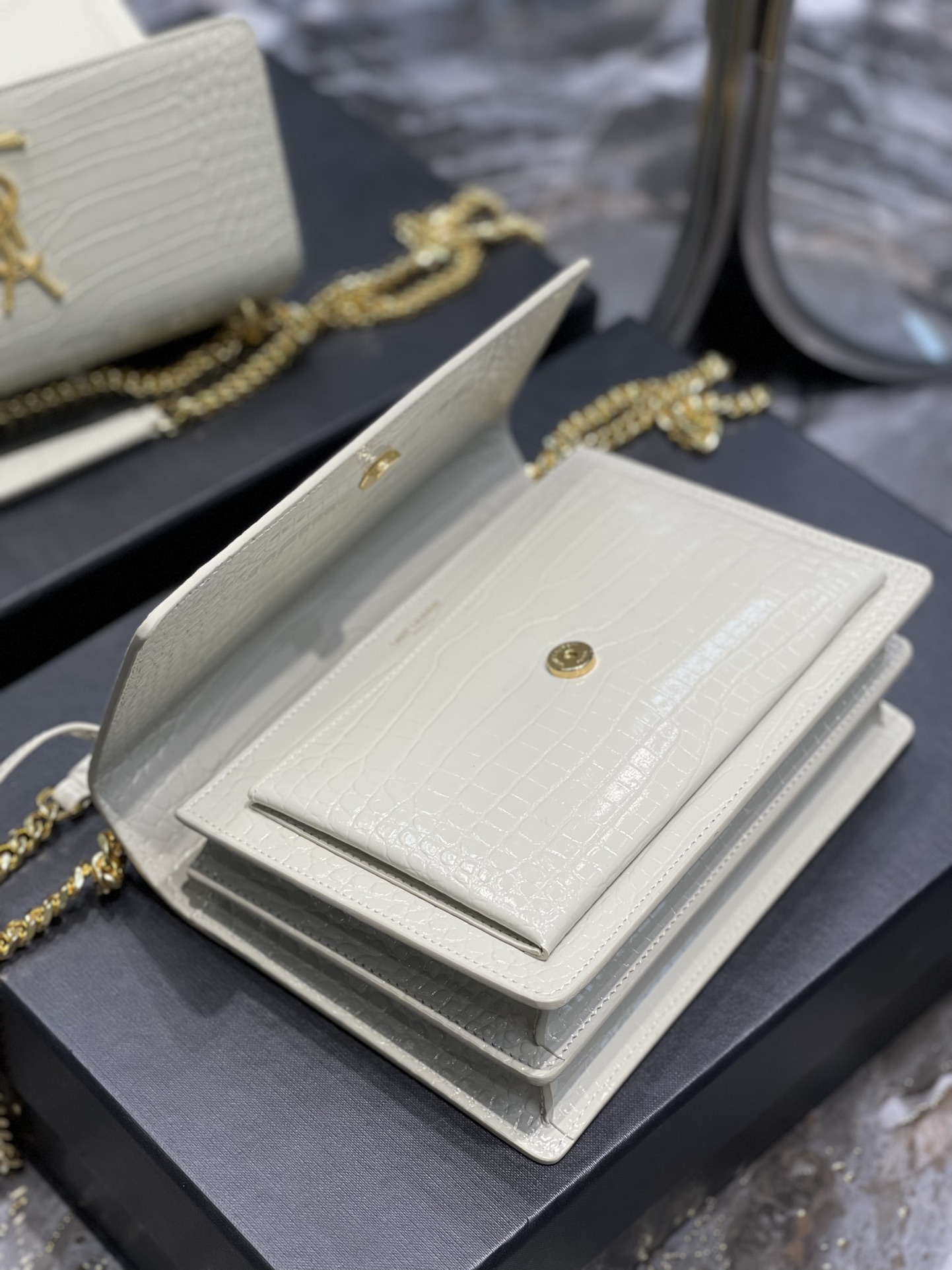 Sa1nt Lau*nt Sunset Medium Chain Bag For Women 8.6in/22cm White Y51 442906DND0J9207