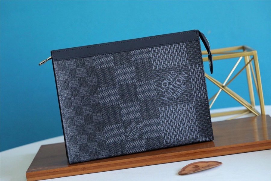 L0vis Vvtt0n Pochette Voyage MM Damier Graphite 3D Canvas Grey For Men, Men’s Travel Accessories 27cm LV N60444