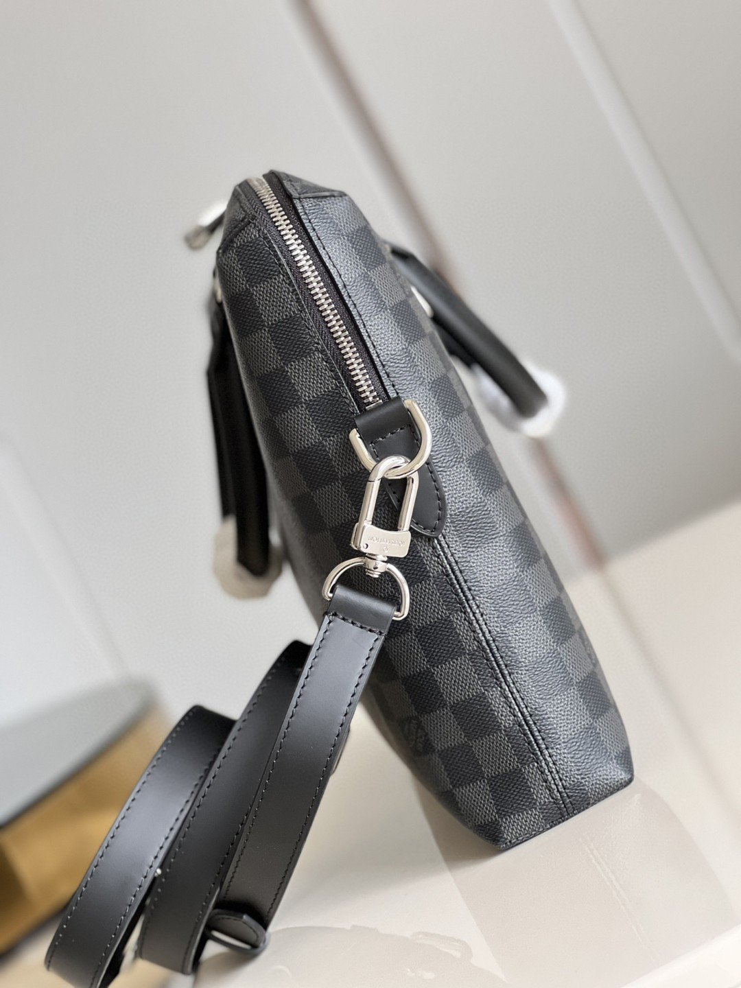 L0vis Vvtt0n Porte Documents Jour Business Bag Damier Graphite For Men, Men’s Bags, Shoulder And Crossbody Bags 14.6in/37cm LV N48260