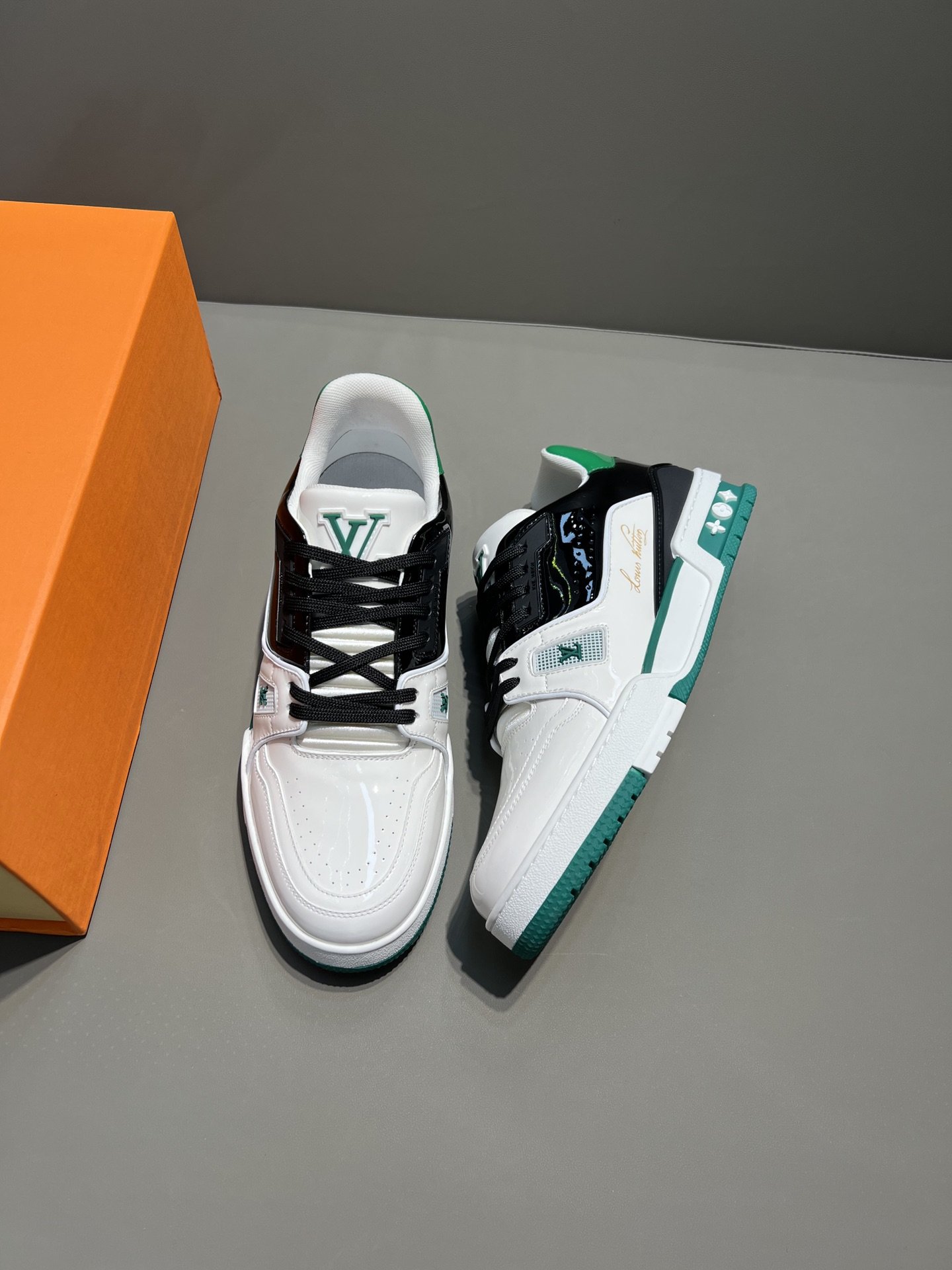 L0vis Vvtt0n Trainer Sneaker White/Black Virgil Abloh For Men LV