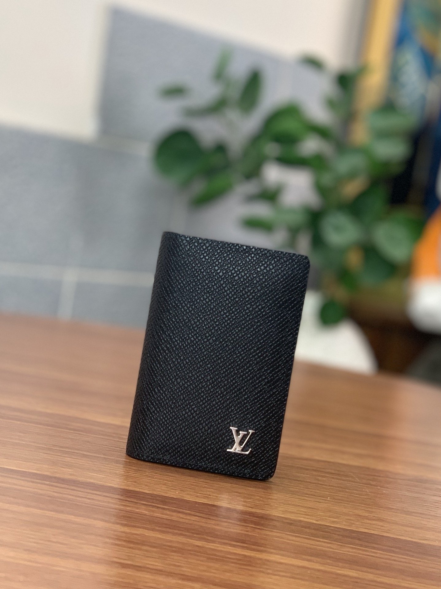 L0vis Vvtt0n Pocket Organiser Taiga Black For Men, Men’s Wallet 4.3in/11cm LV M30283