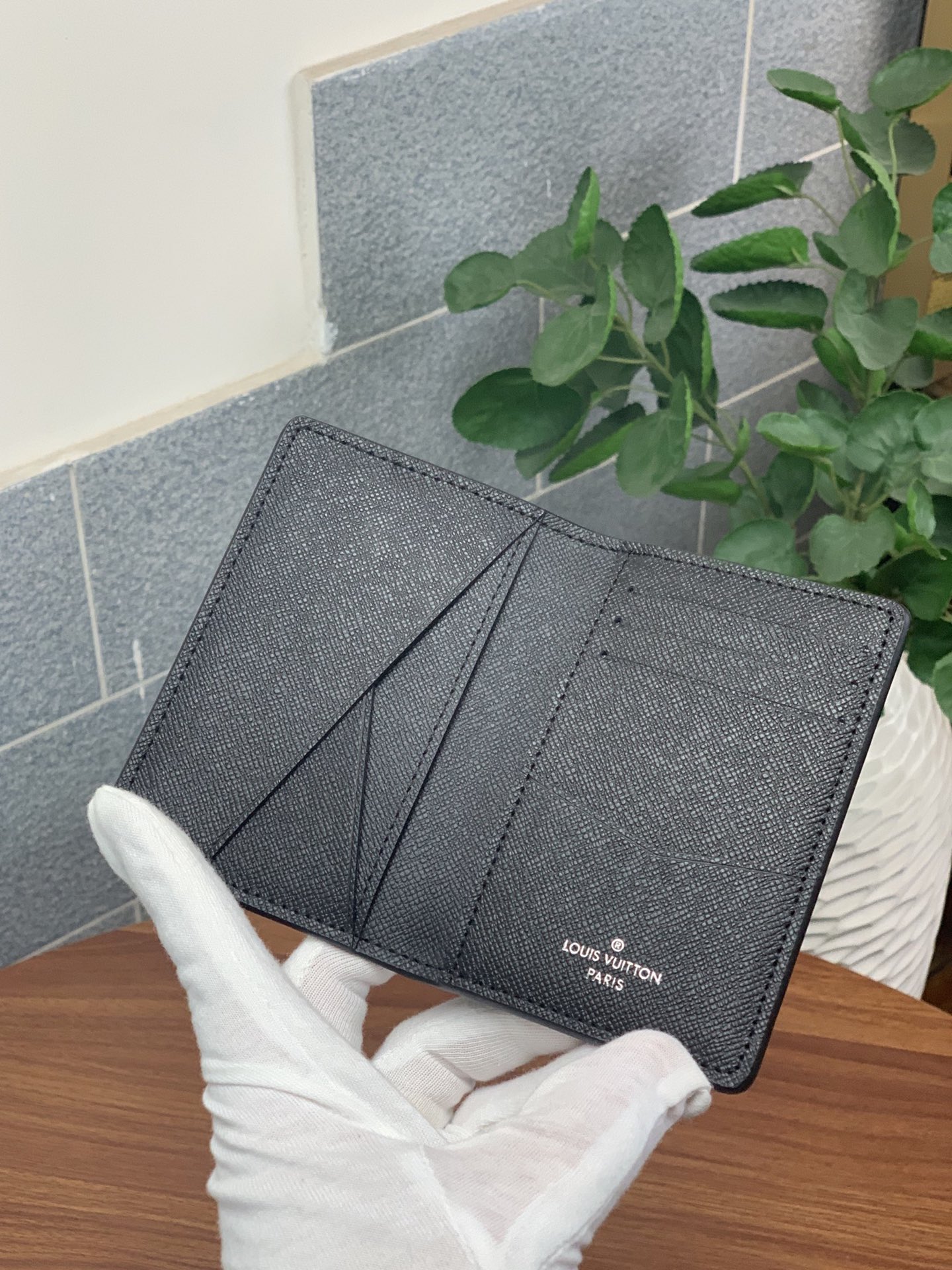L0vis Vvtt0n Pocket Organiser Taiga Black For Men, Men’s Wallet 4.3in/11cm LV M30283