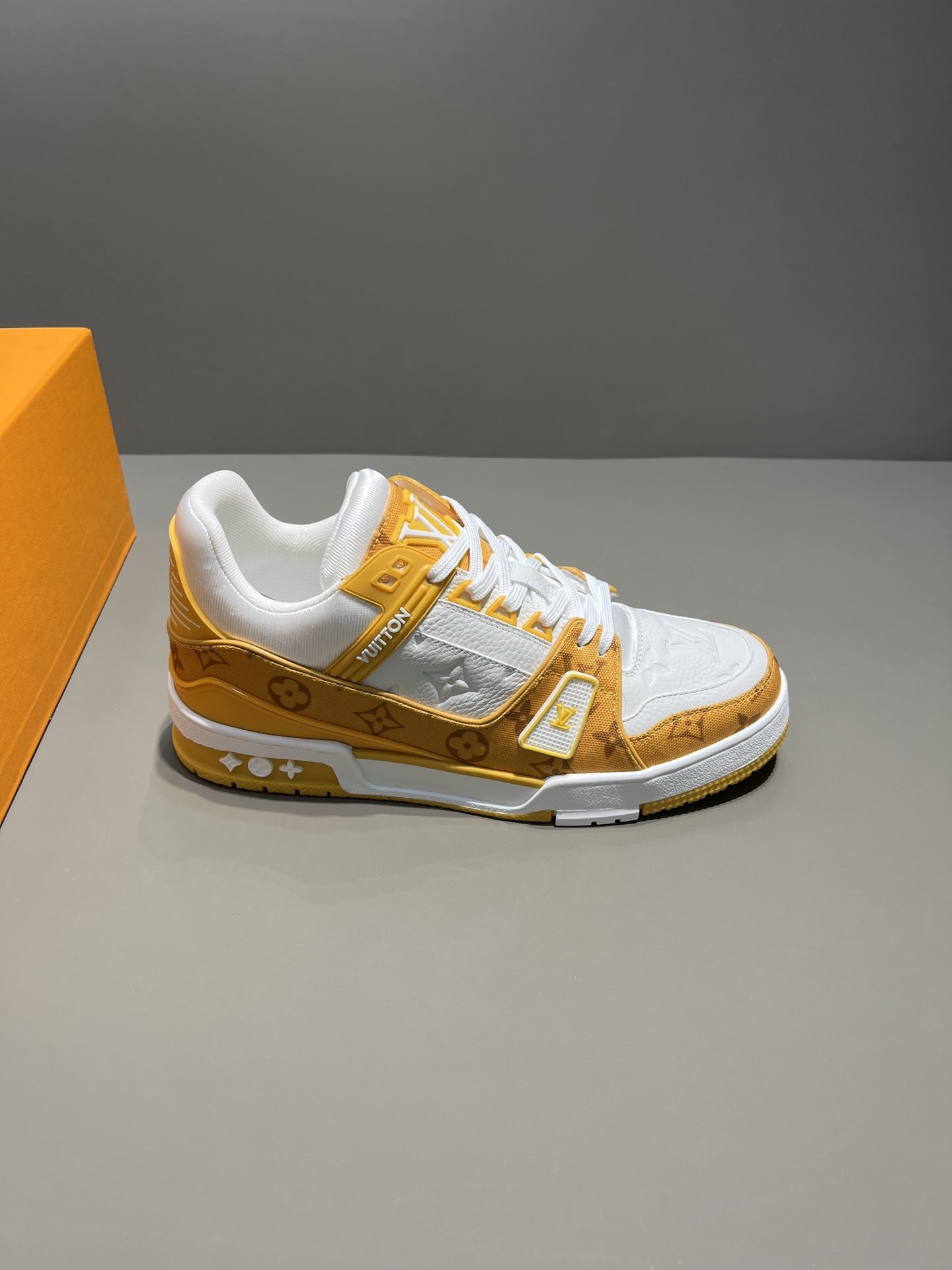 L0vis Vvtt0n Trainer Sneaker Monogram Denim Yellow Virgil Abloh For Men LV 1A9JHJ