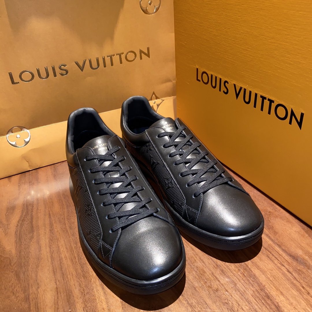 L0vis Vvtt0n Luxembourg Sneaker Black For Men LV 1A8QEB