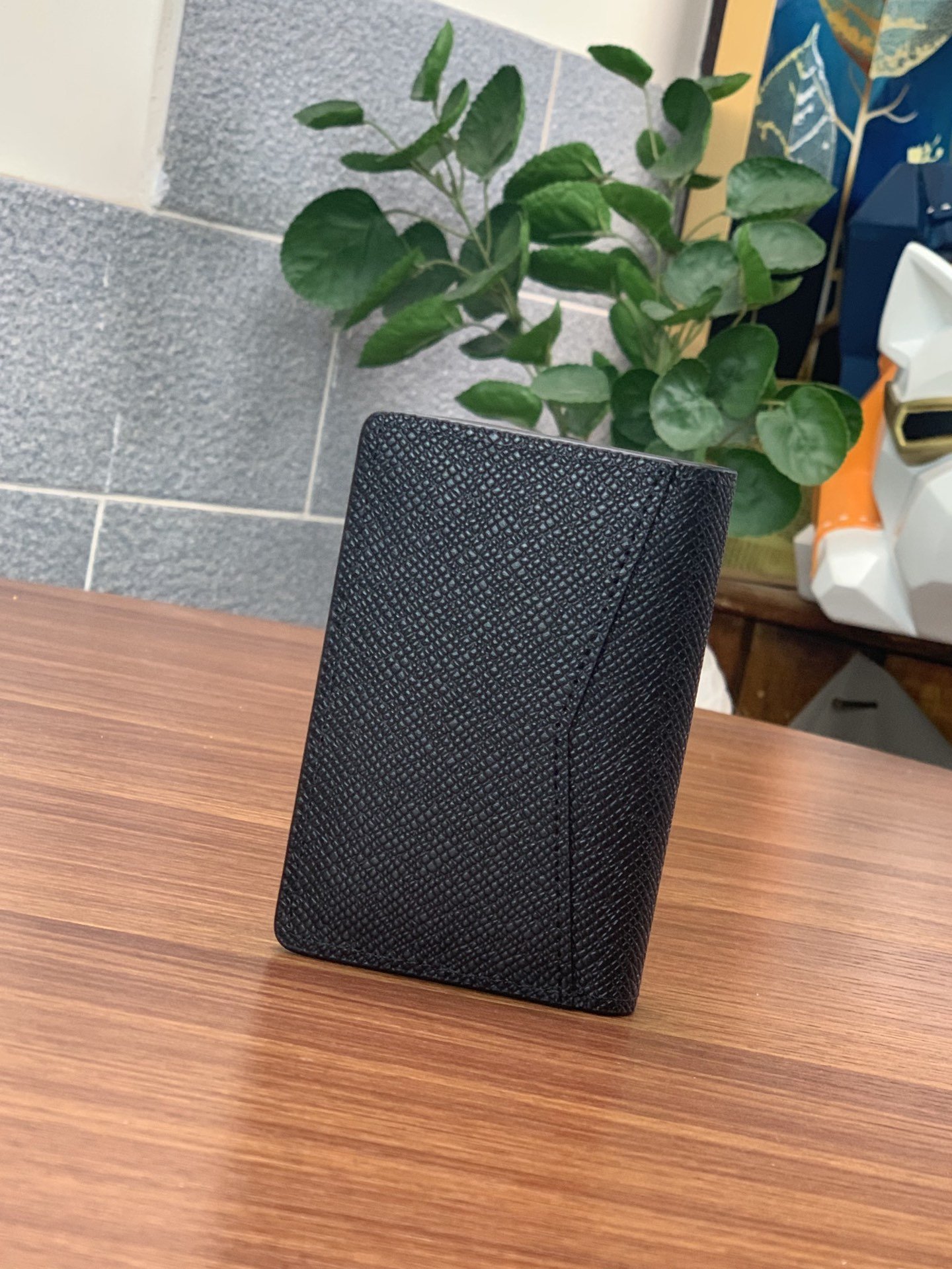 L0vis Vvtt0n Pocket Organiser Taiga Black For Men, Men’s Wallet 4.3in/11cm LV M30283