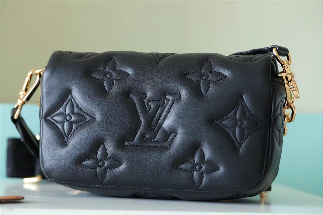 L0vis Vvtt0n Wallet On Strap Bubblegram Monogram In Wallets and Small Leather Goods For Women M81398 7.9in/20cm LV M81398