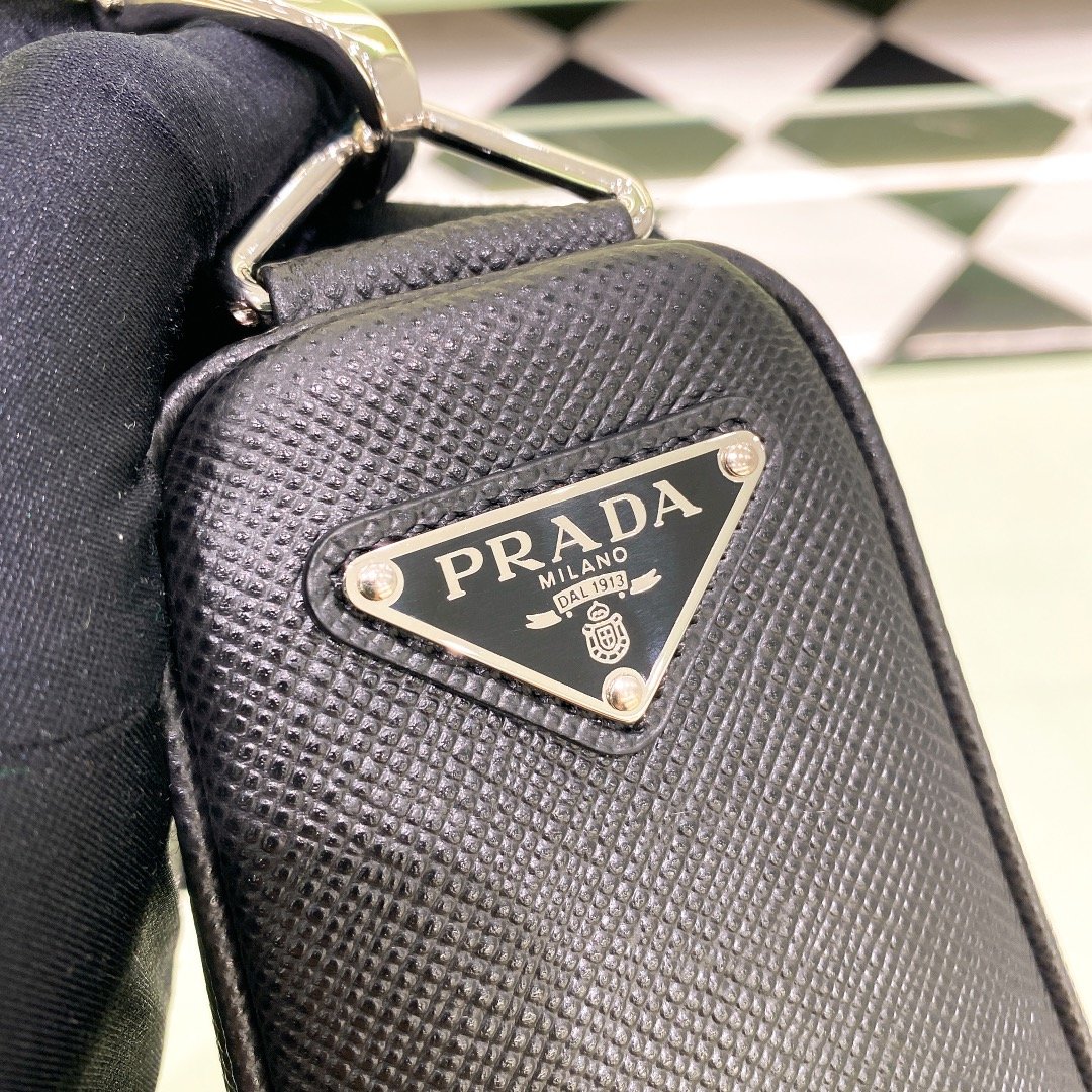 Pra*a Saffiano Triangle Bag Black For Women, Women’s Bags 11in/28cm 2VH155_2FAD_F0002_V_OOO