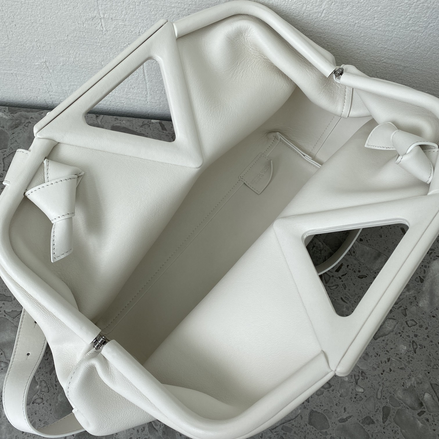 B0tt*ga Ven*ta Point Chalk, For Women, Women’s Bags 13.7in/35cm 652446VCP409137