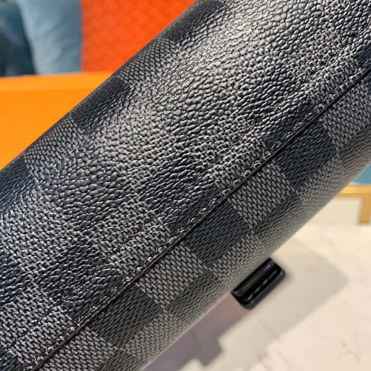 L0vis Vvtt0n 3 Watch Case Damier Graphite Canvas For Men, Men’s Bags, Travel Bags 7.9in/20cm LV N41137