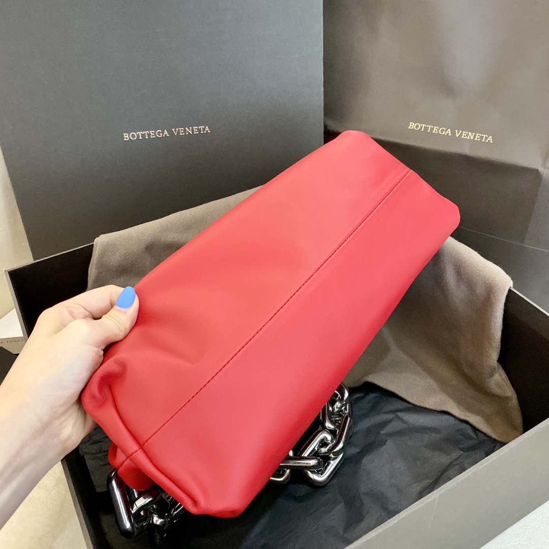 B0tt*ga Ven*ta Chain Pouch Red, For Women, Women’s Bags 12.2in/31cm
