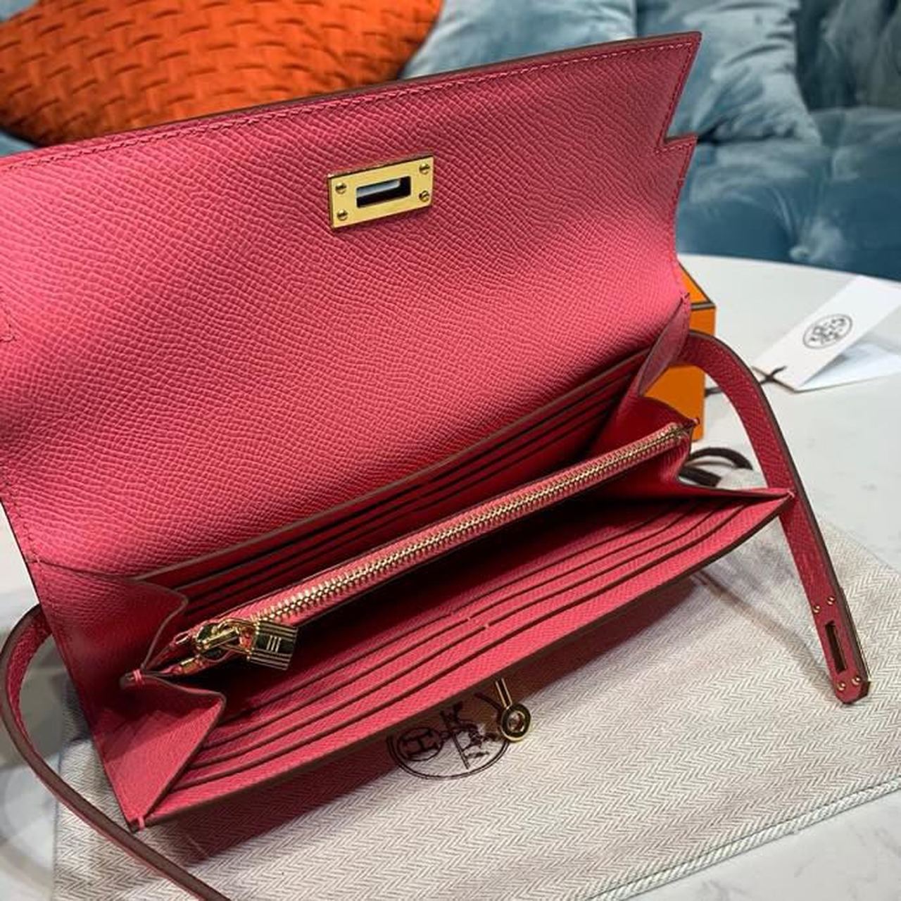 H**me5 Kelly Wallet To Go Woc Pink With Gold Toned Hardware Bag For Women 8.2in/21cm