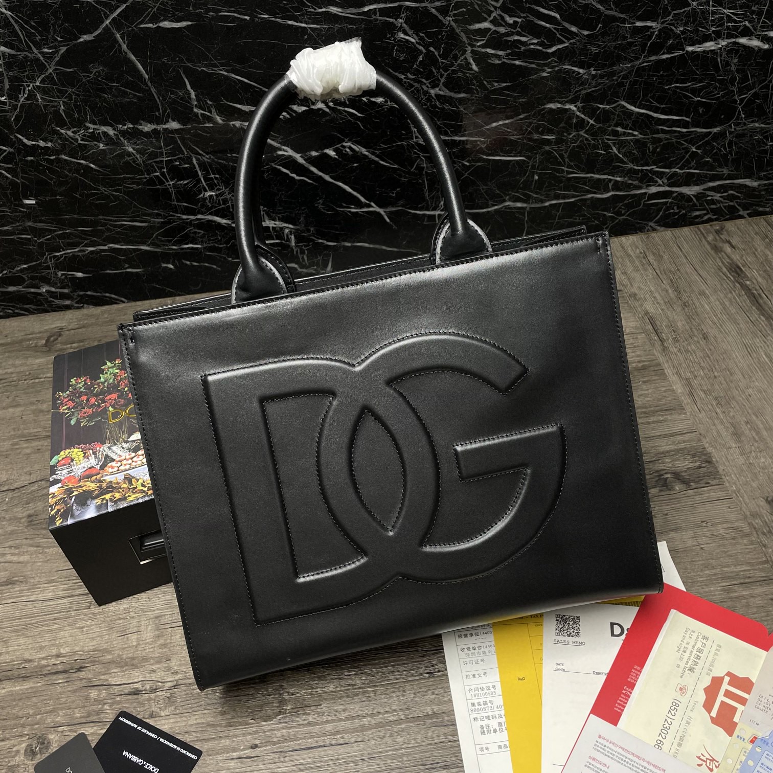 Dolce & Gabbana Small DG Daily Shopper Black For Women 14.6in/37cm DG BB7023AQ26980999
