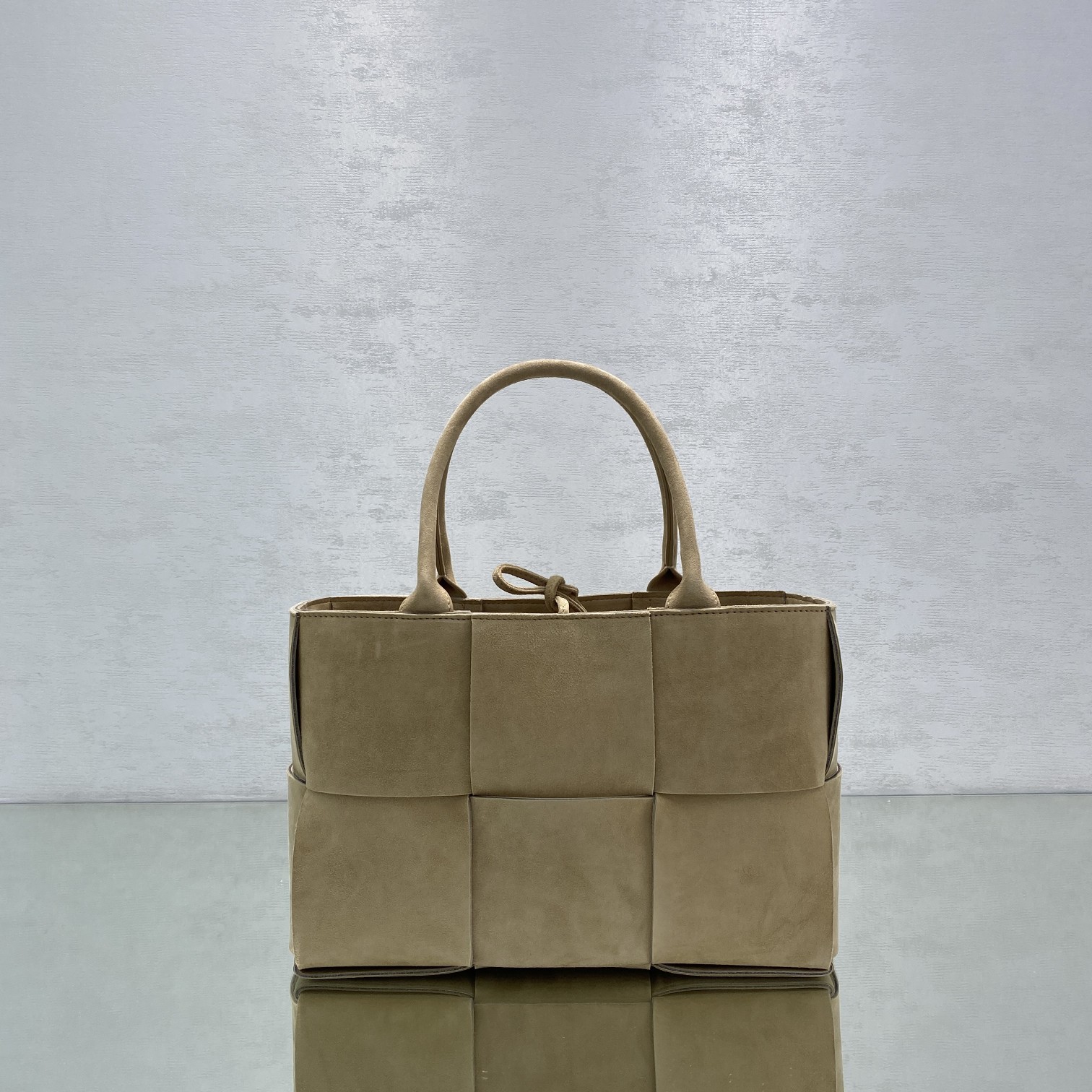 B0tt*ga Ven*ta Small Arco Tote Bag Brown, For Women, Women’s Bags 14.2in/36cm