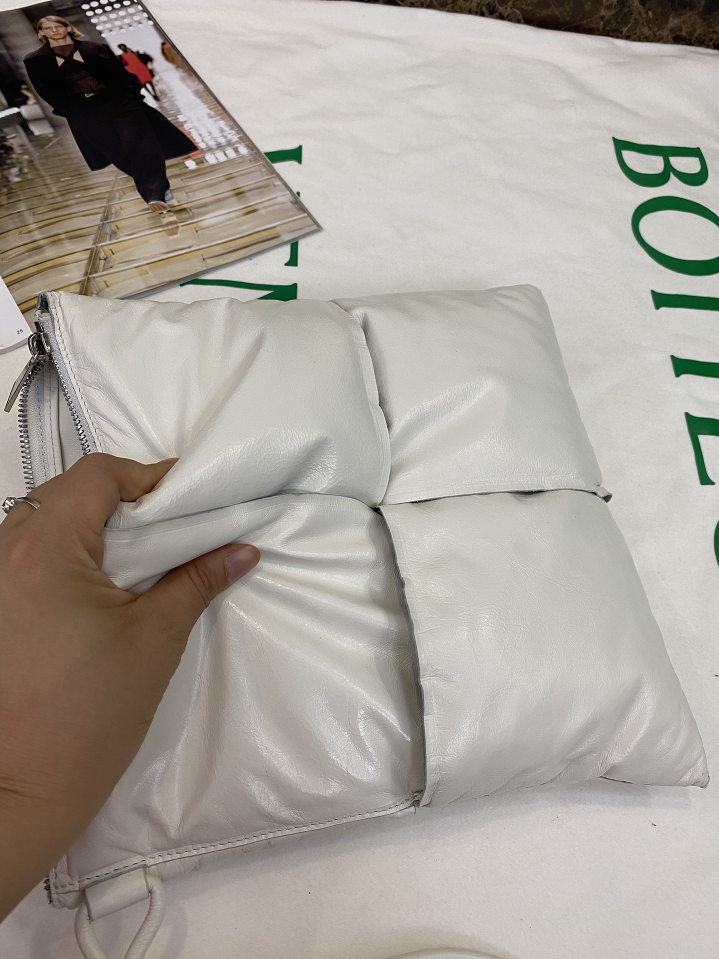 B0tt*ga Ven*ta Clutch White, For Women, Women’s Bags 11in/28cm